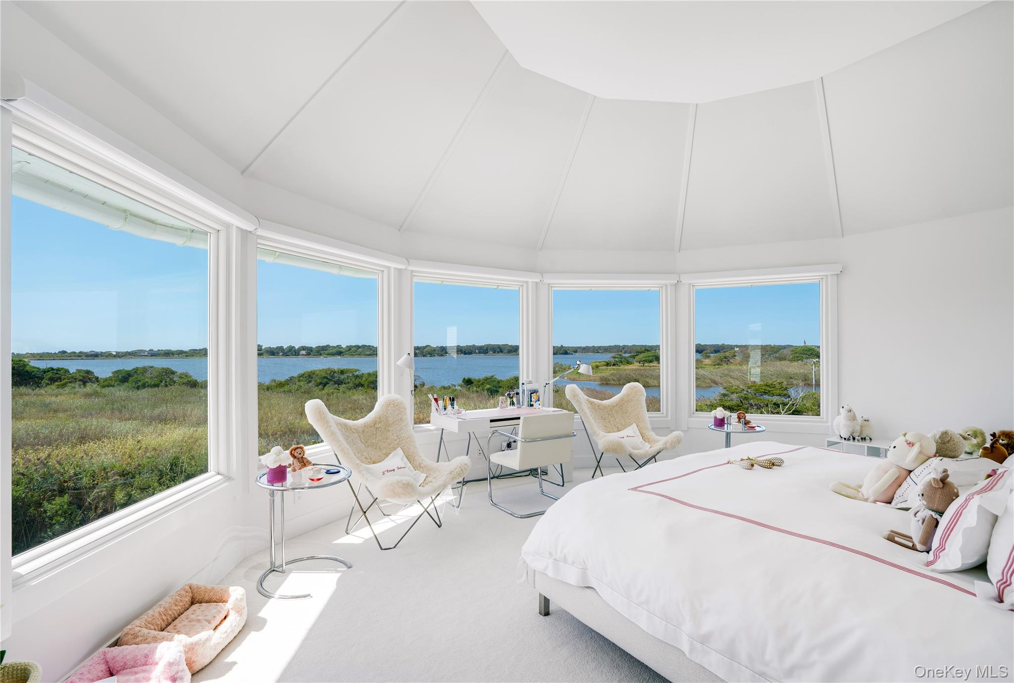 64 W End Road, East Hampton, NY 11937