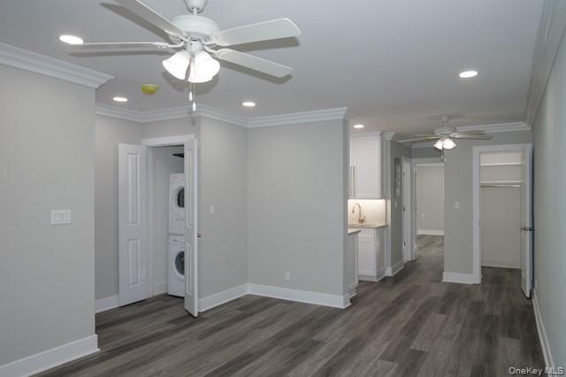 142 Covert Avenue # J2, Stewart Manor, NY 11530