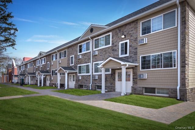 130 Covert Avenue # M2, Stewart Manor, NY 11530