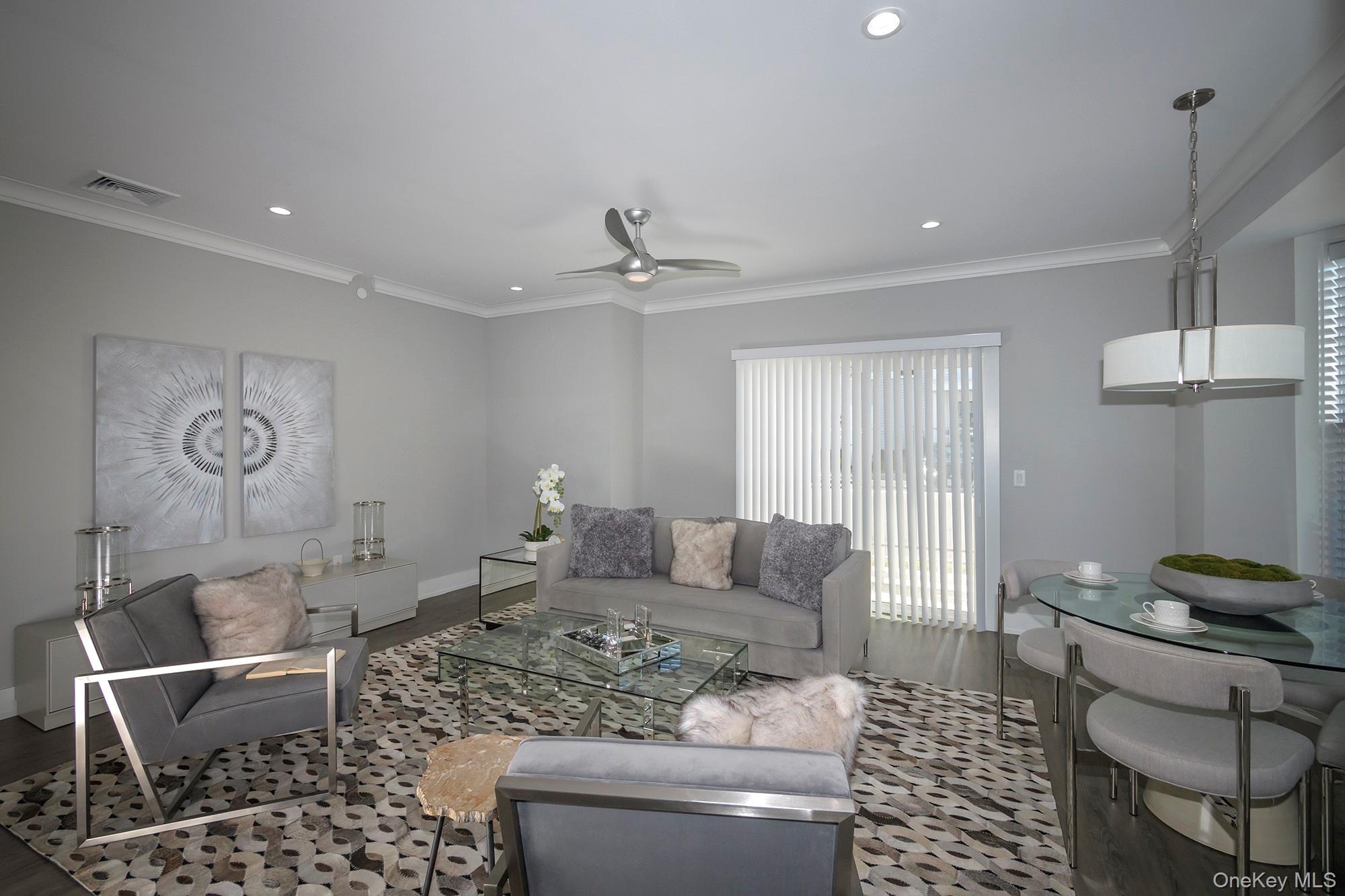 75 Circle Drive # 83-101, Central Islip, NY 11722