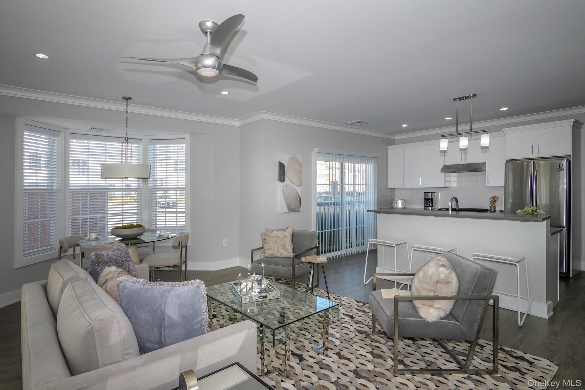 75 Circle Drive # 83-101, Central Islip, NY 11722