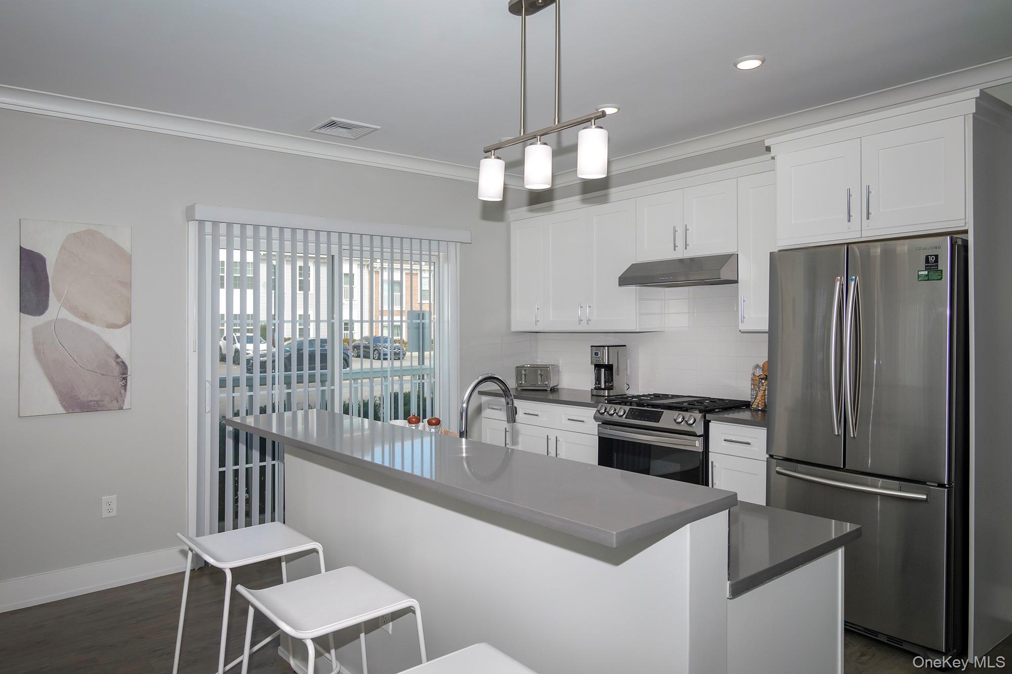 75 Circle Drive # 83-101, Central Islip, NY 11722