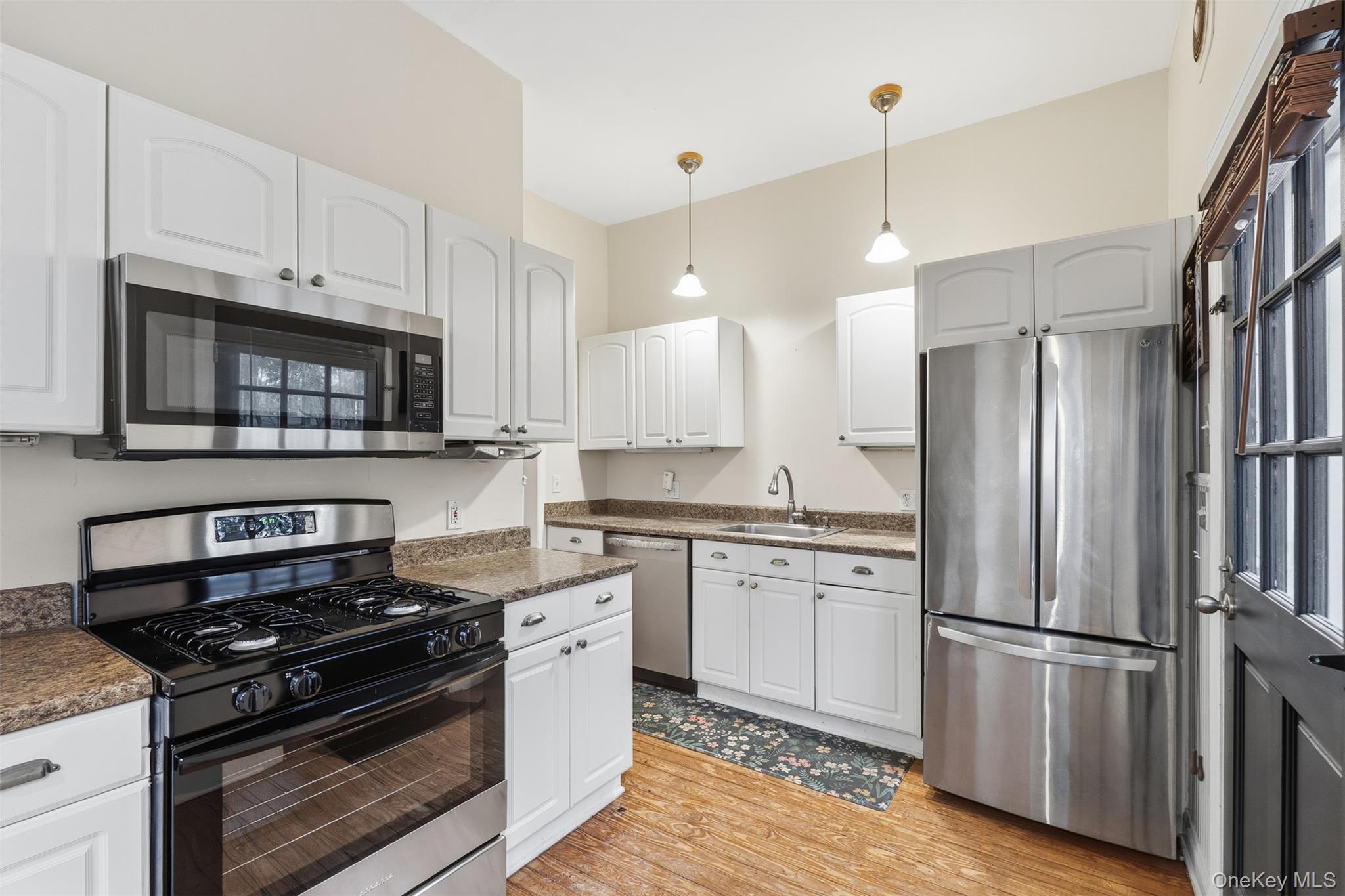 11 Oakdale Manor, Suffern, NY 10901