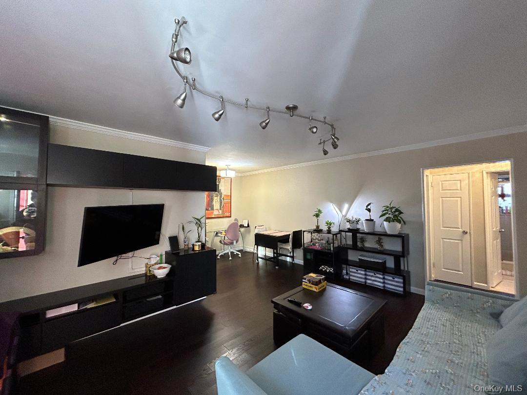 17-52 166th # 4-193, Whitestone, NY 11357