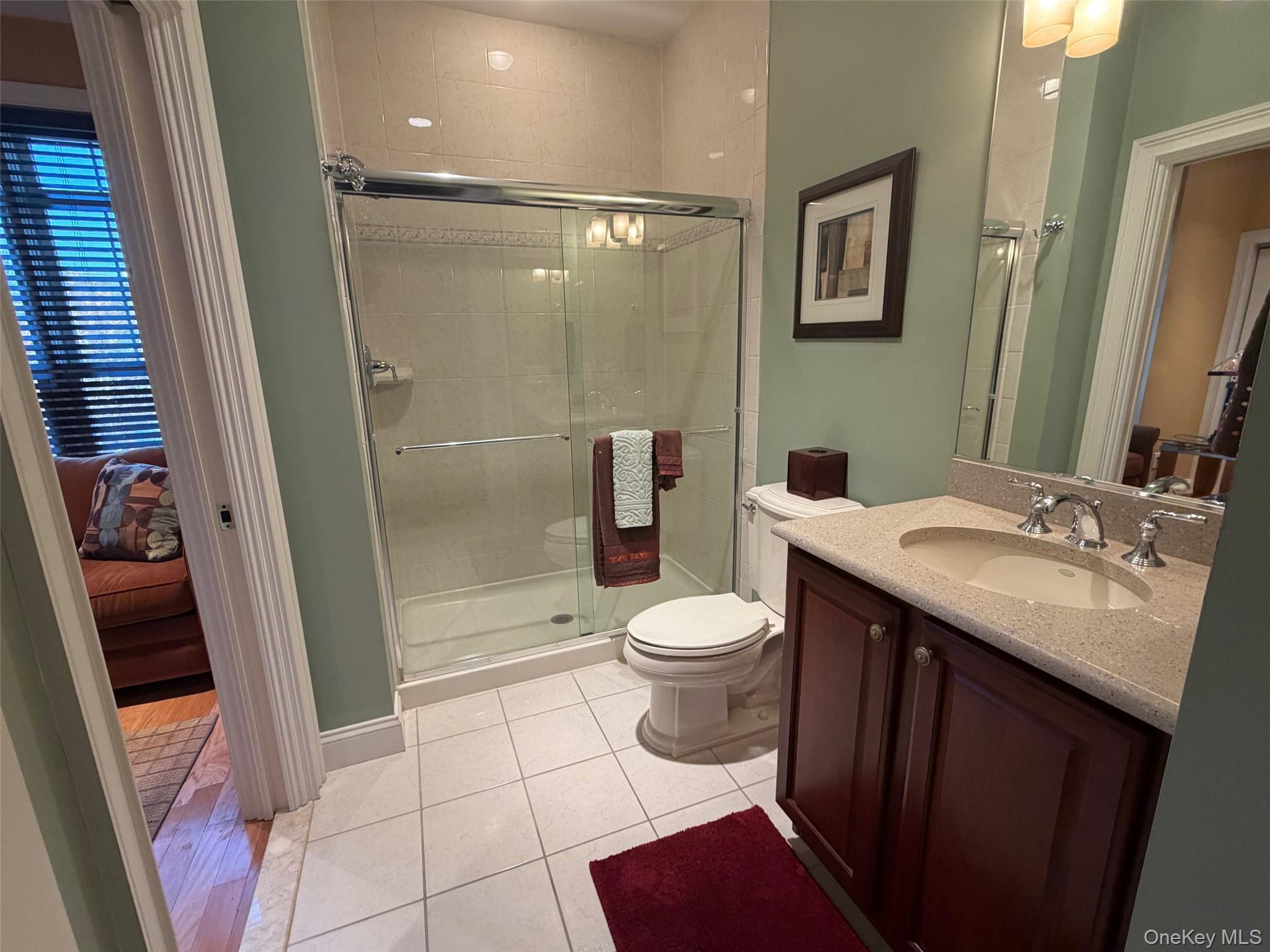 514 Pacing Way # 514, Westbury, NY 11590