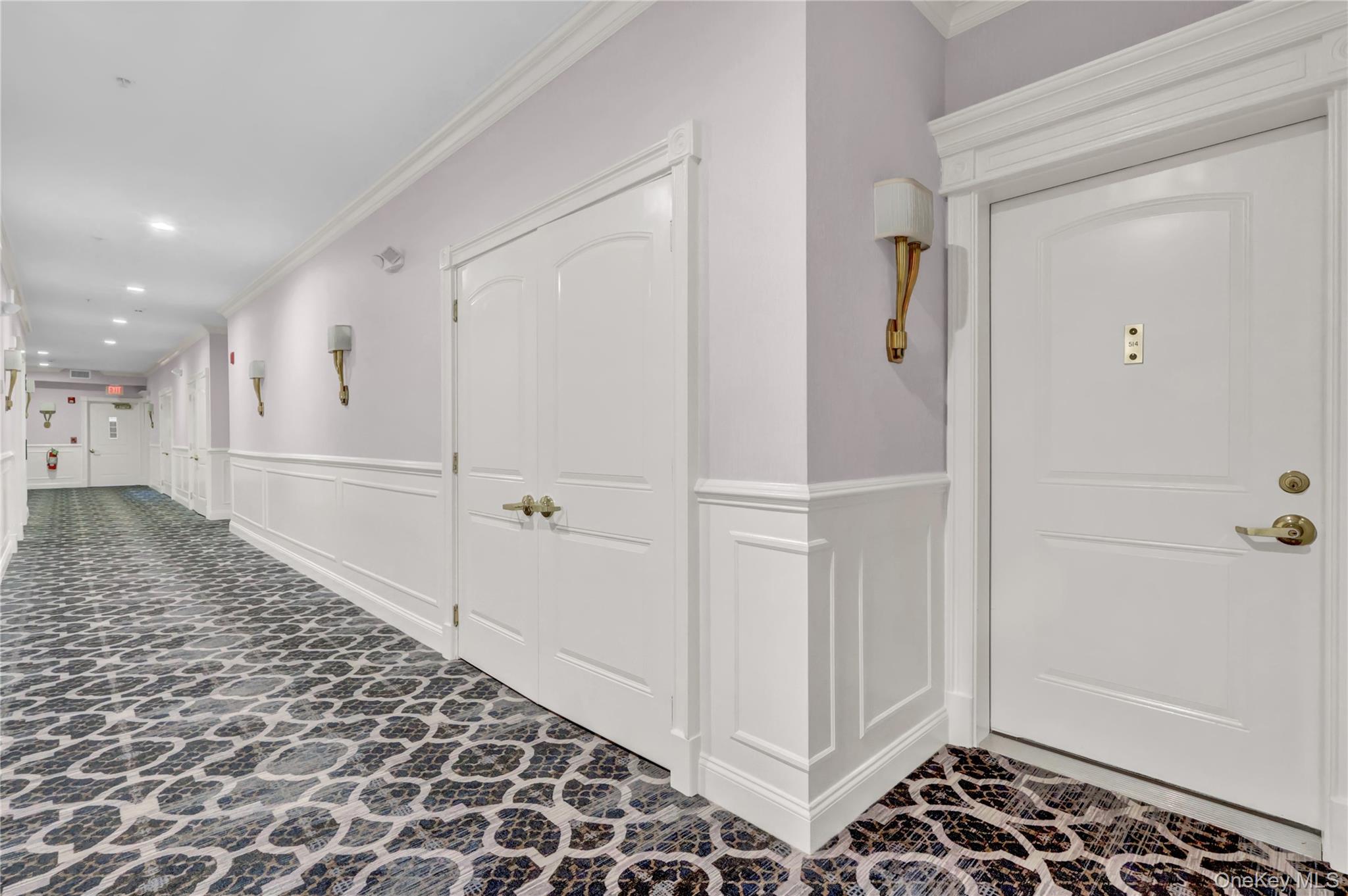 514 Pacing Way # 514, Westbury, NY 11590