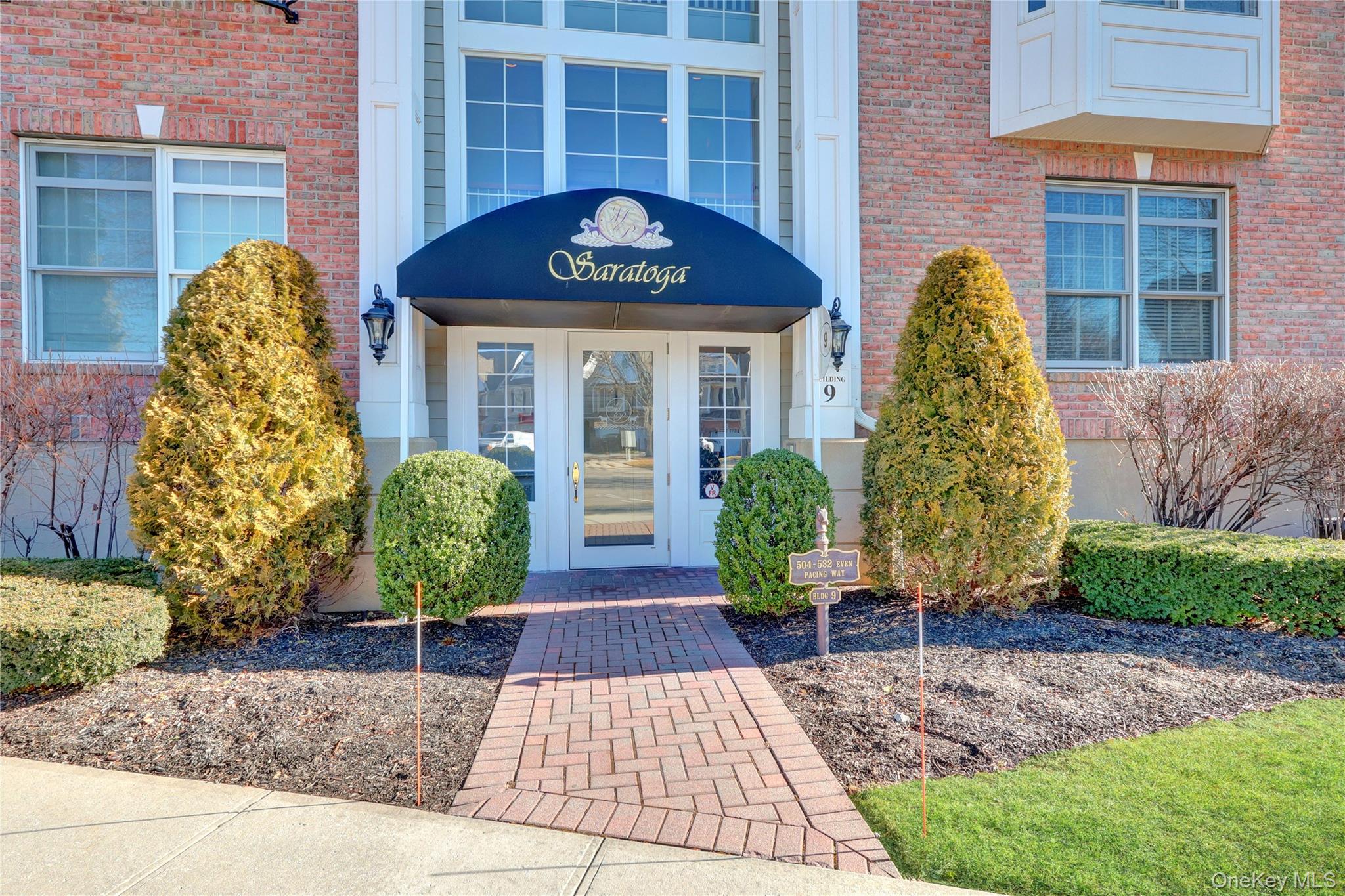 514 Pacing Way # 514, Westbury, NY 11590