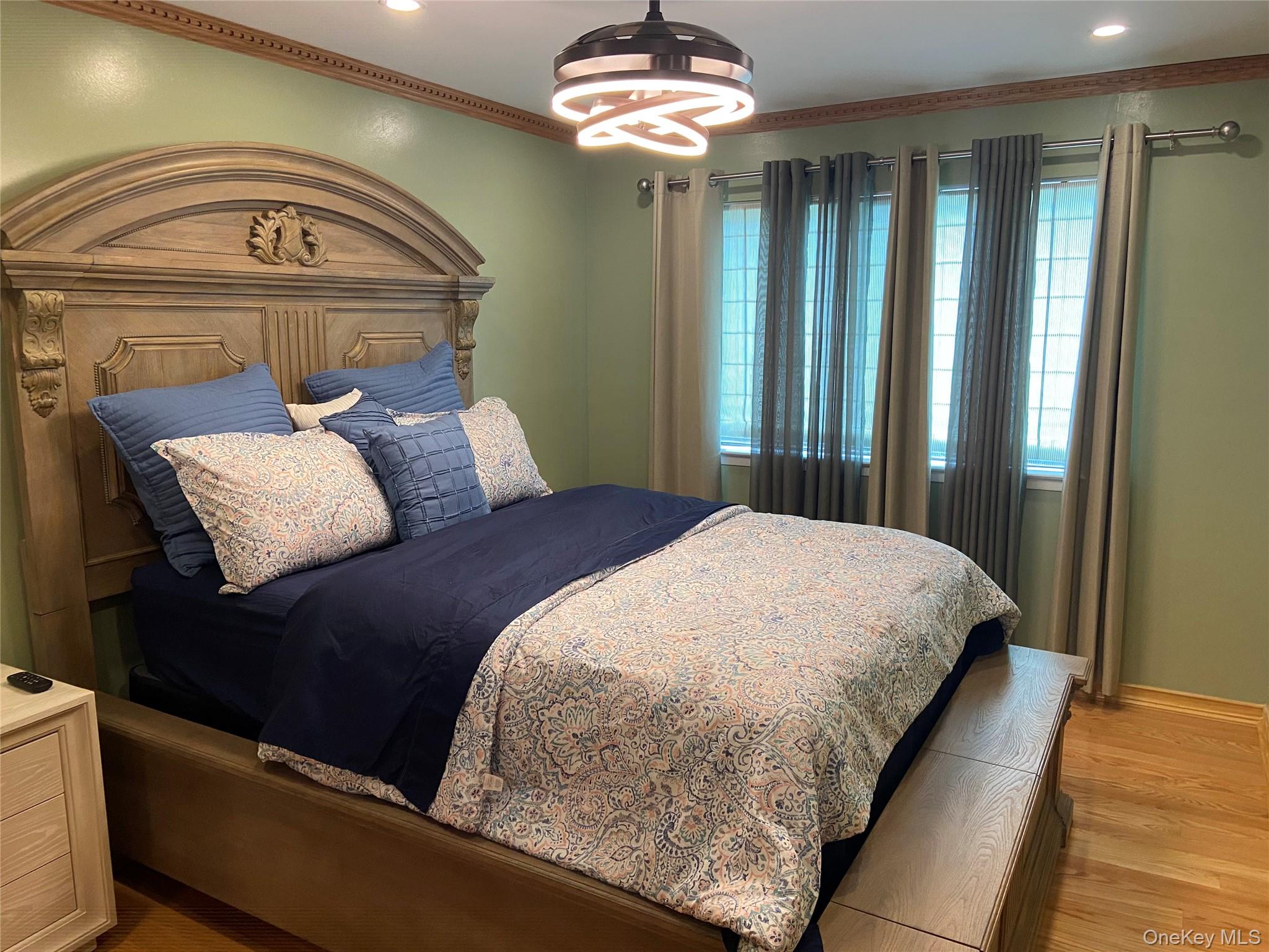 52 Oakwood Court, Baldwin, NY 11510