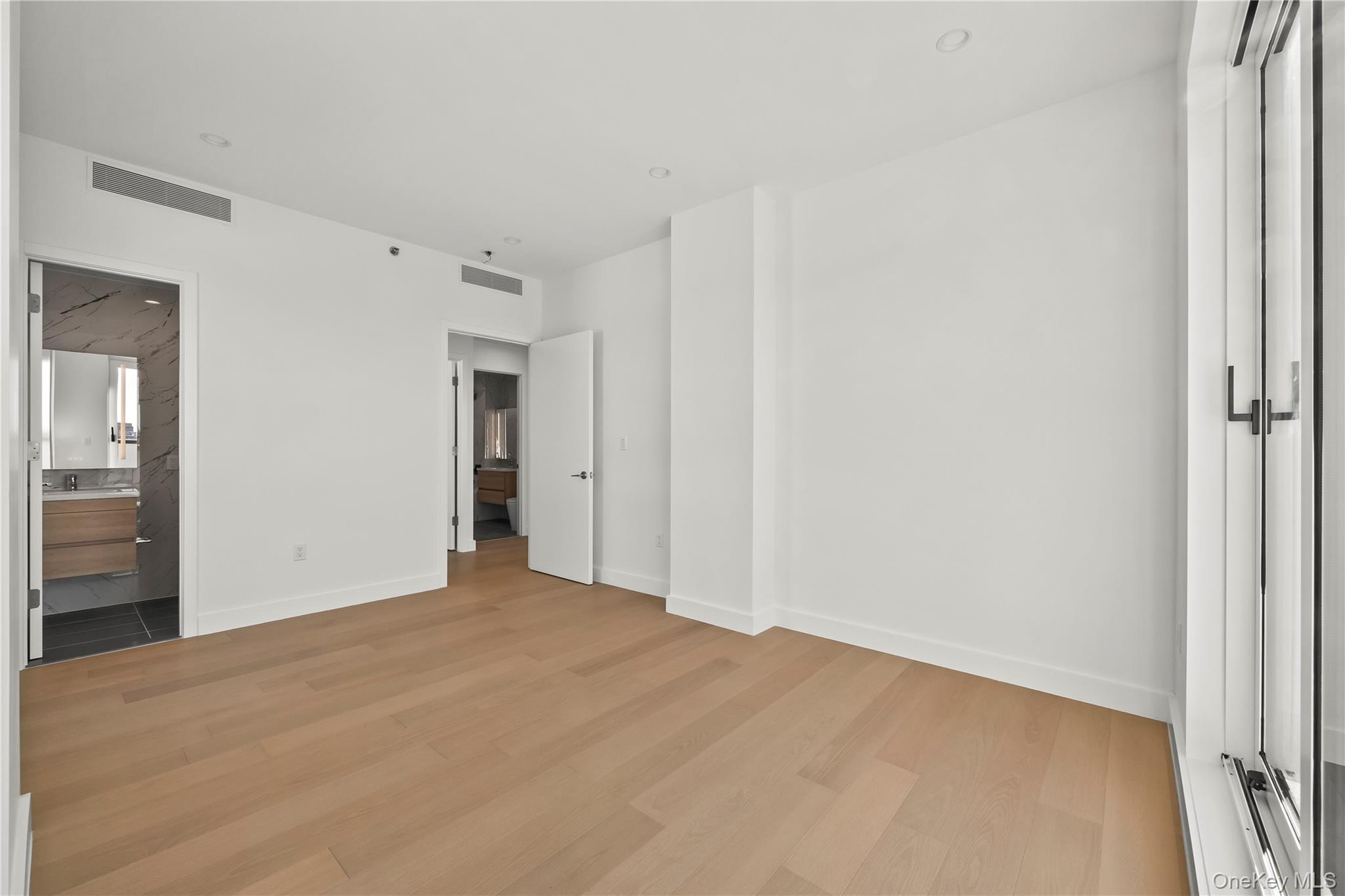 150-02 Northern Boulevard # 6F, Flushing, NY 11354