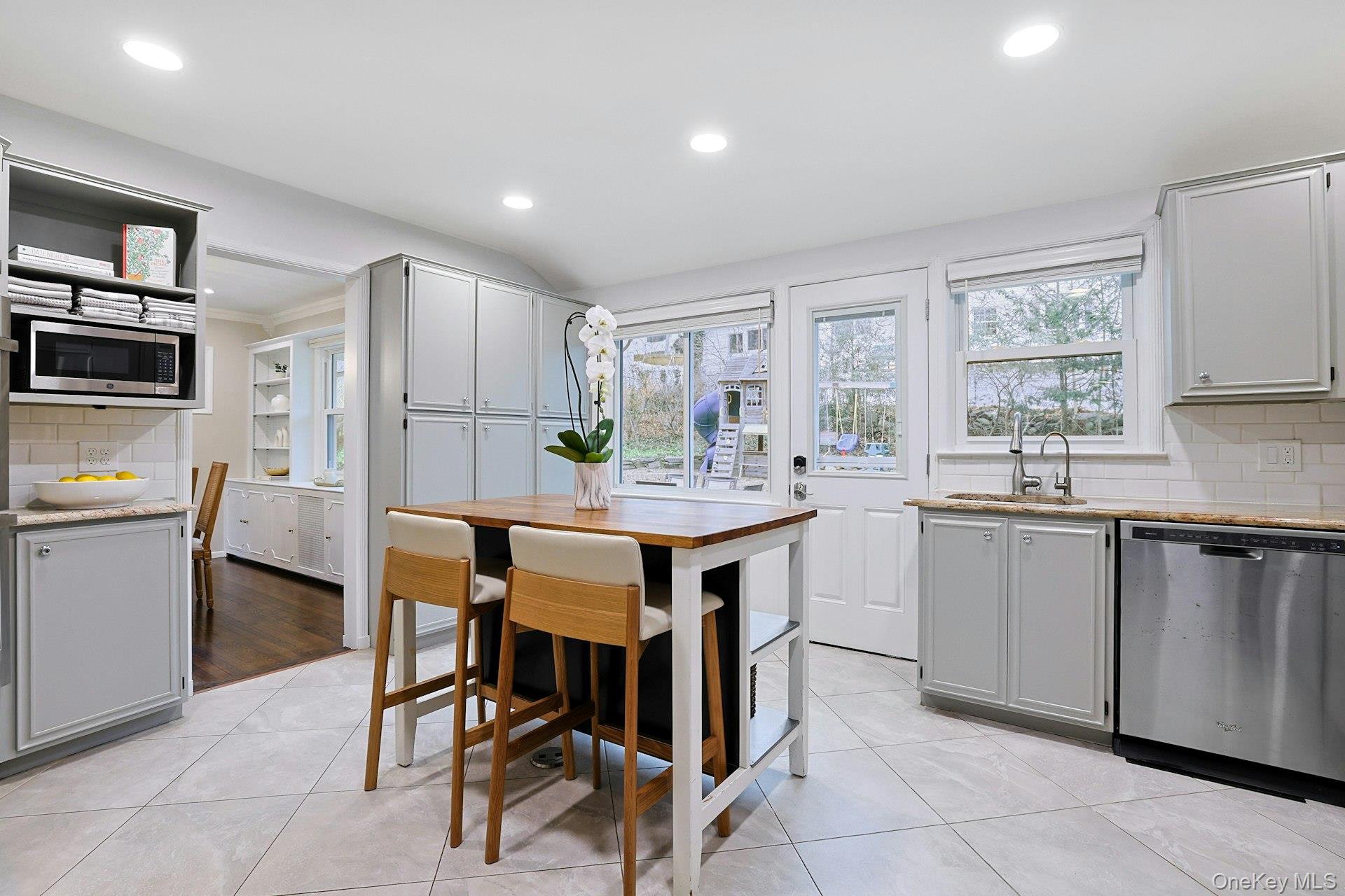 2 Doris Drive, Scarsdale, NY 10583