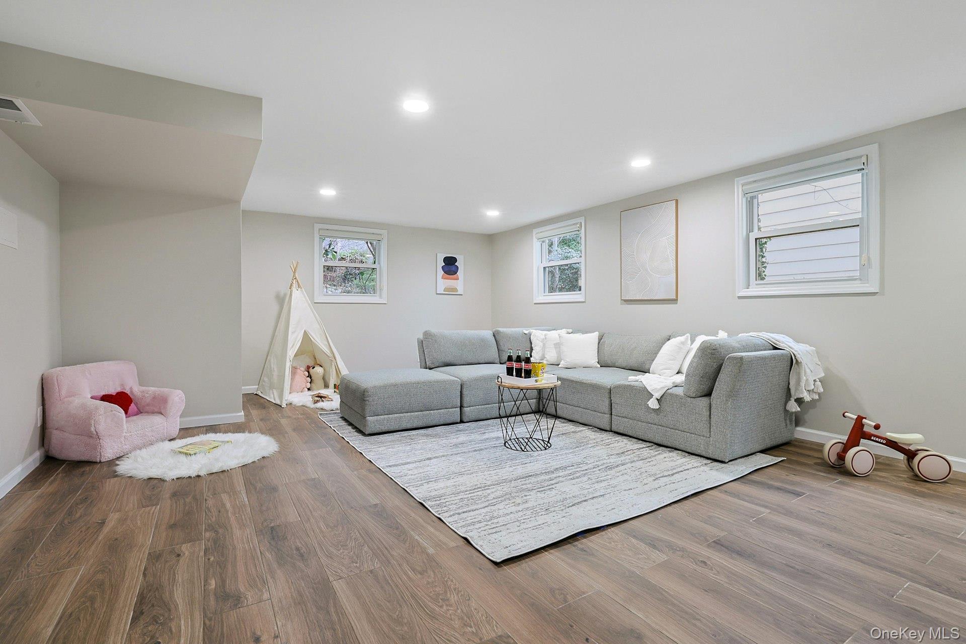 2 Doris Drive, Scarsdale, NY 10583