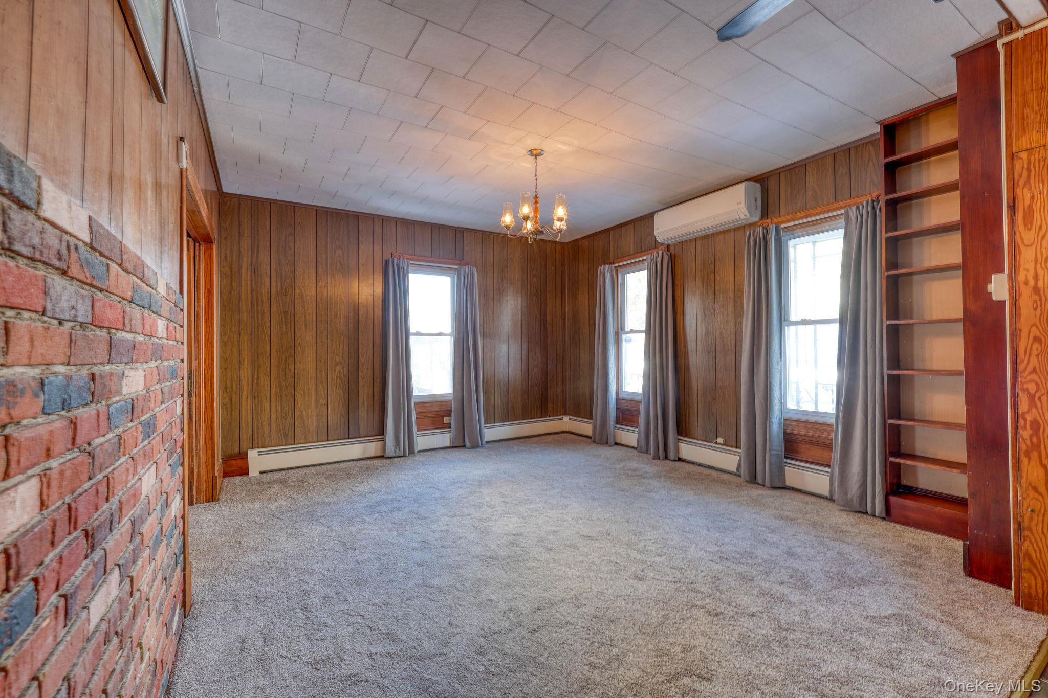 33 Bank Street, Walden, NY 12586