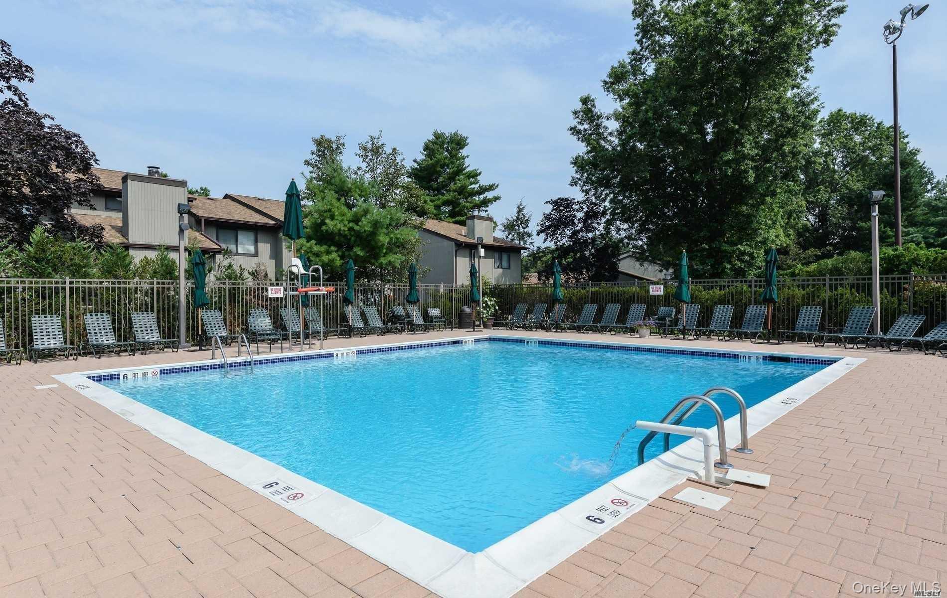 260 Vista Drive # 260, Jericho, NY 11753