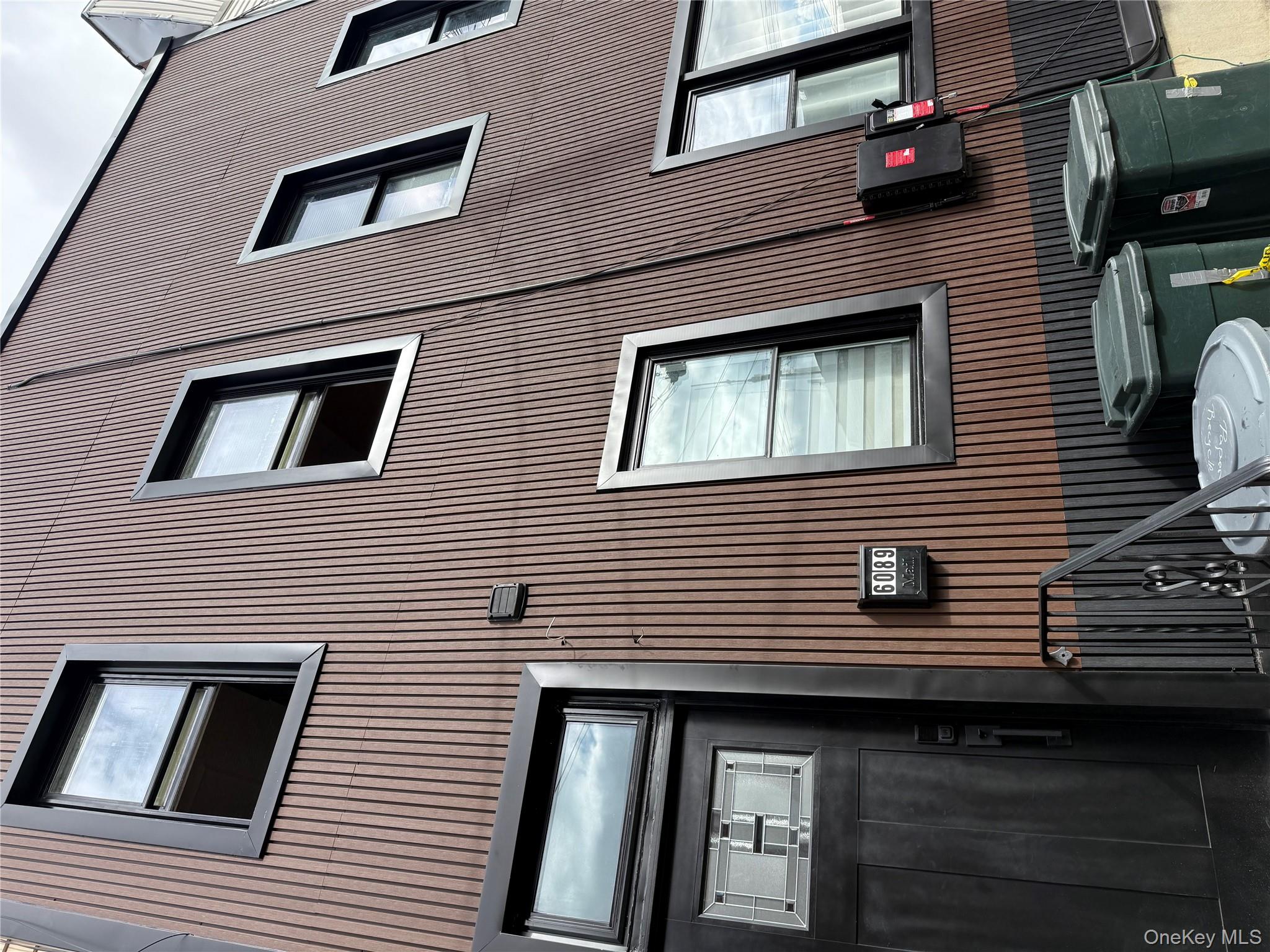 6089 54th Street, Maspeth, NY 11378