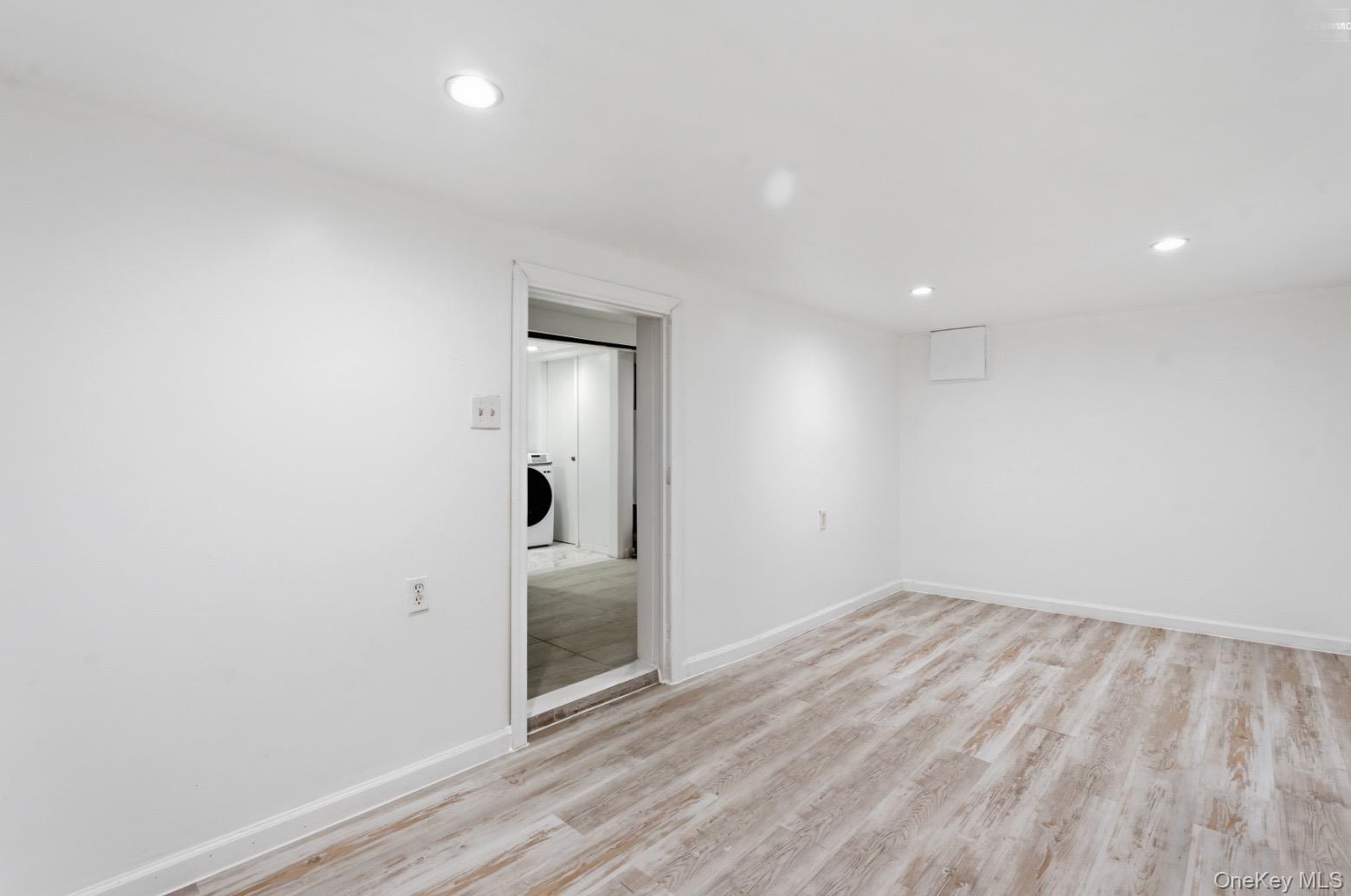 6089 54th Street, Maspeth, NY 11378