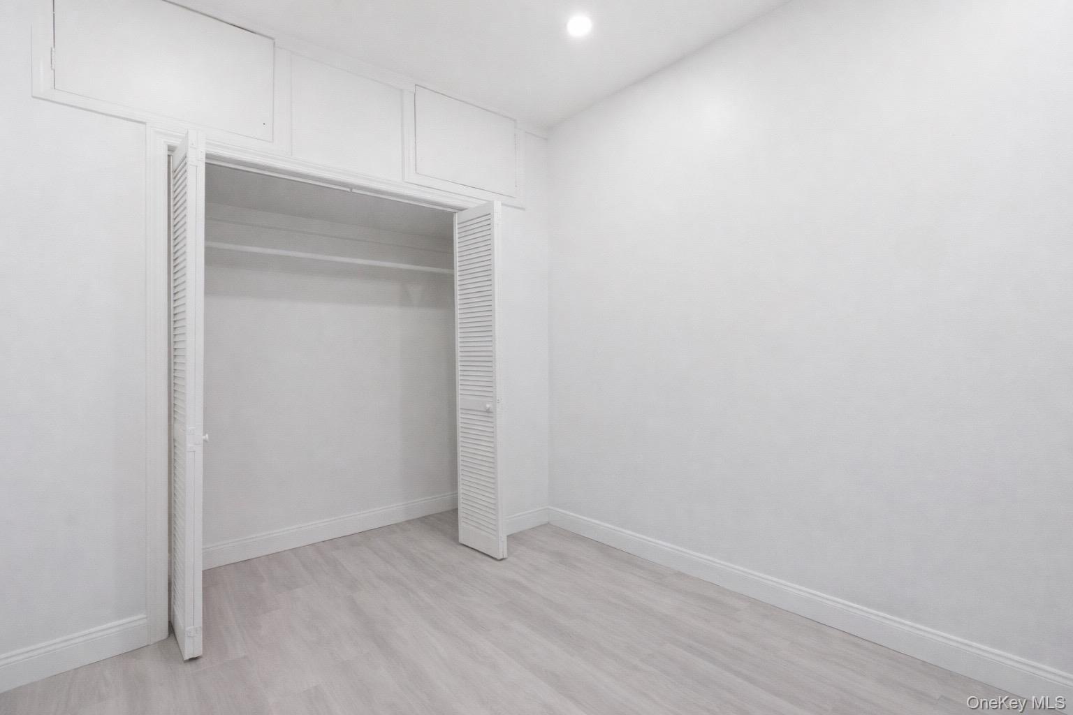 6089 54th Street, Maspeth, NY 11378