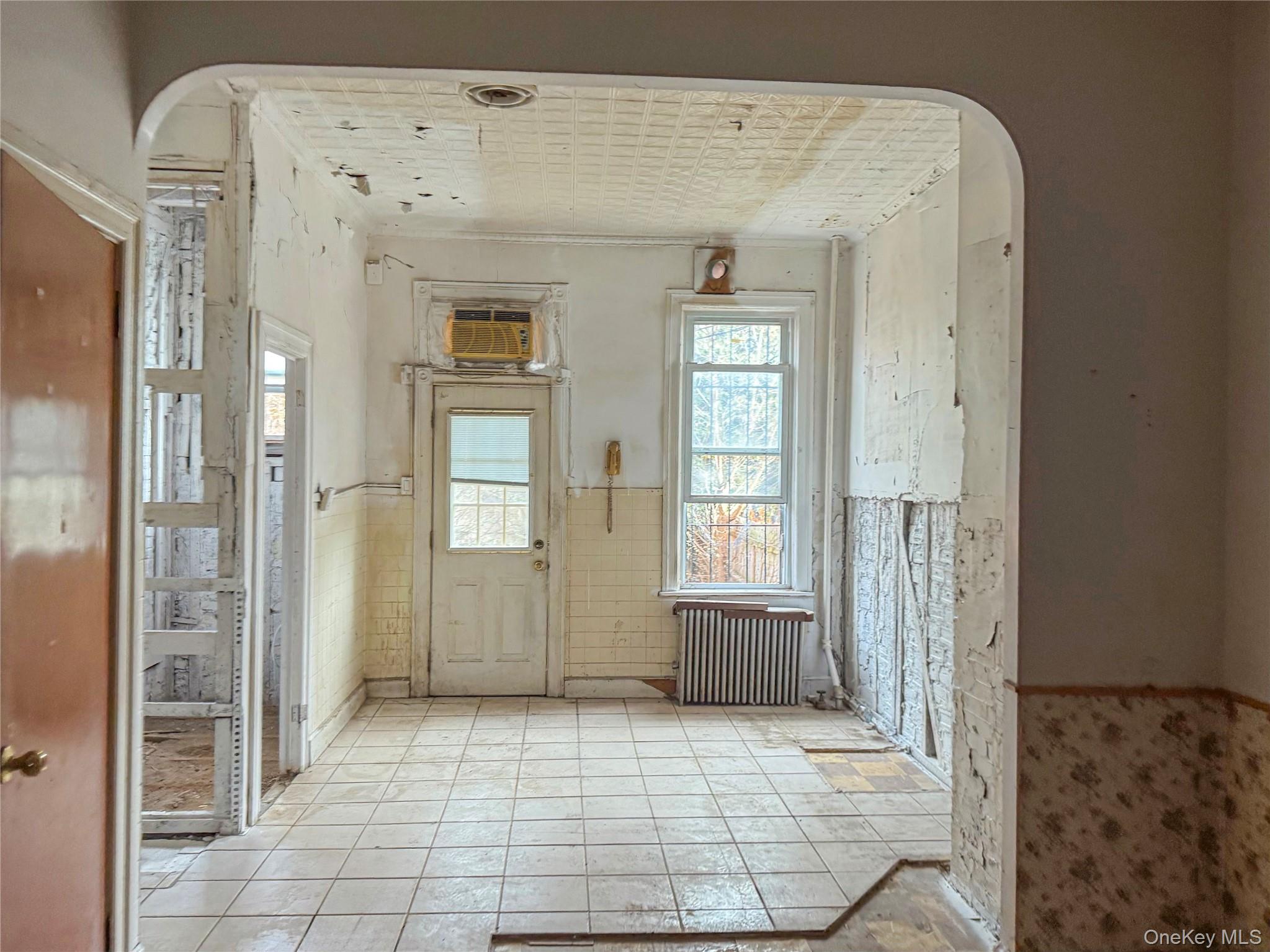 68-09 60th Street, Ridgewood, NY 11385