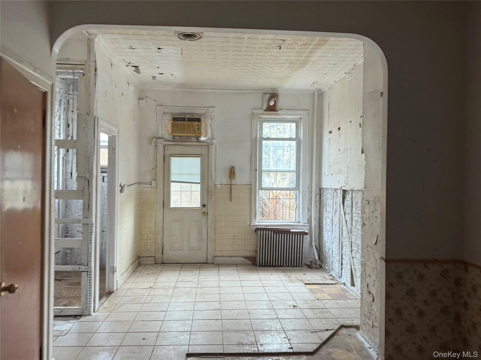 68-09 60th Street, Ridgewood, NY 11385