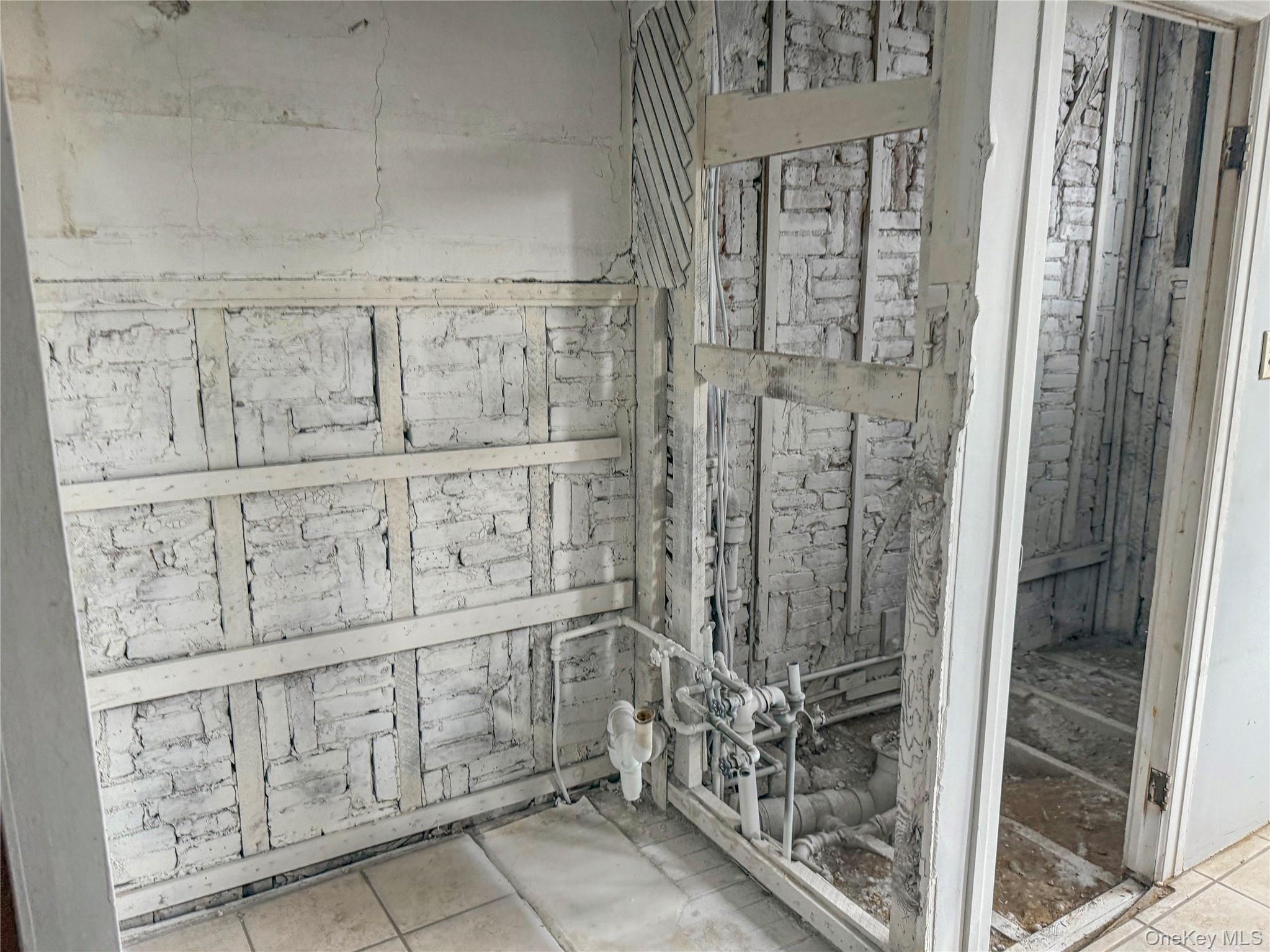 68-09 60th Street, Ridgewood, NY 11385