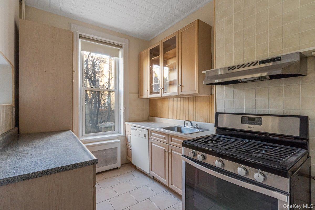 62 Sutton Street, Brooklyn, NY 11222