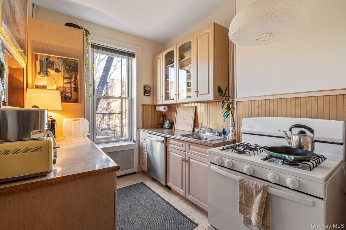 62 Sutton Street, Brooklyn, NY 11222