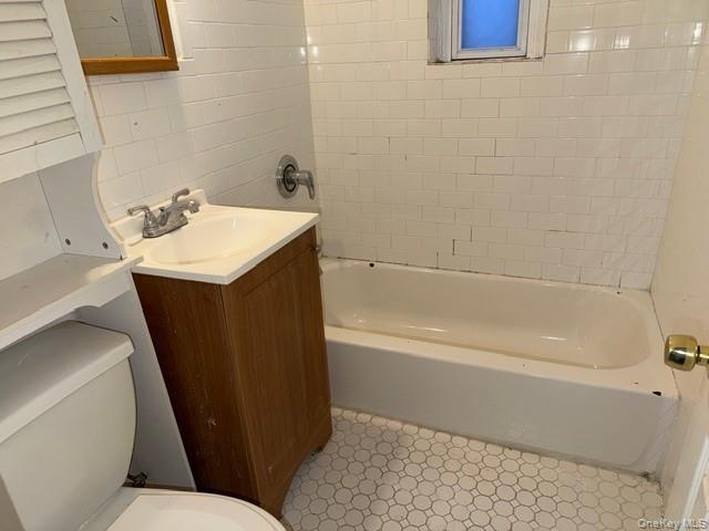 2832 Harding Avenue, Bronx, NY 10465