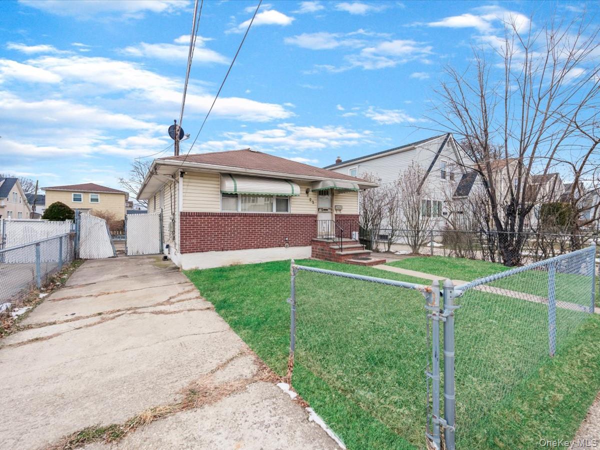 22 Mason Street, Hempstead, NY 11550