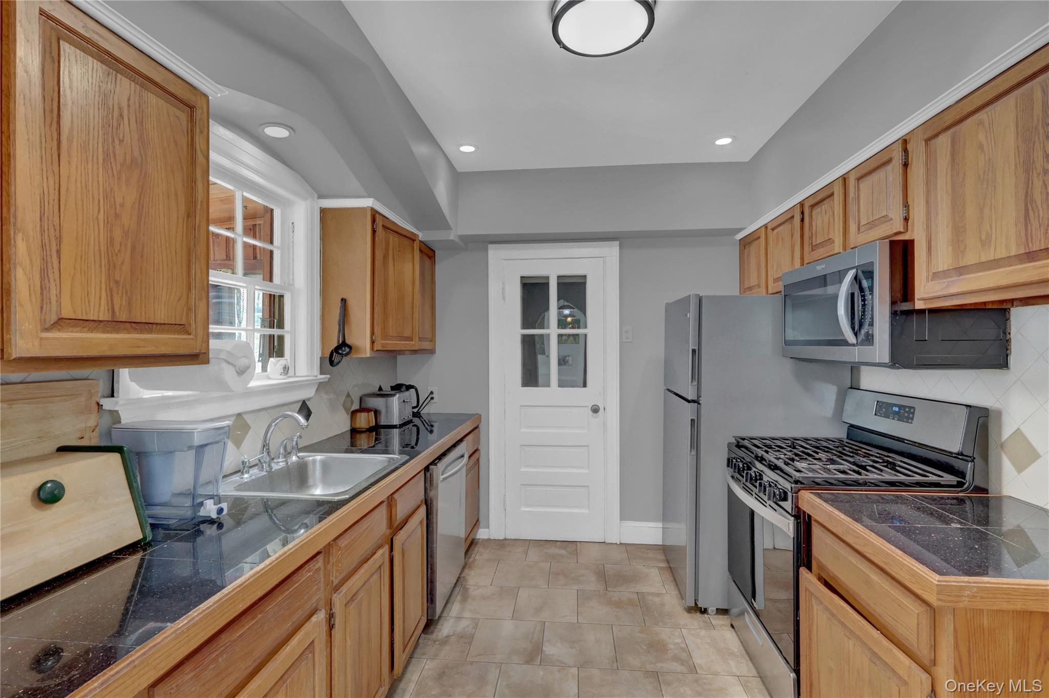 15 Donald Place, East Rockaway, NY 11518