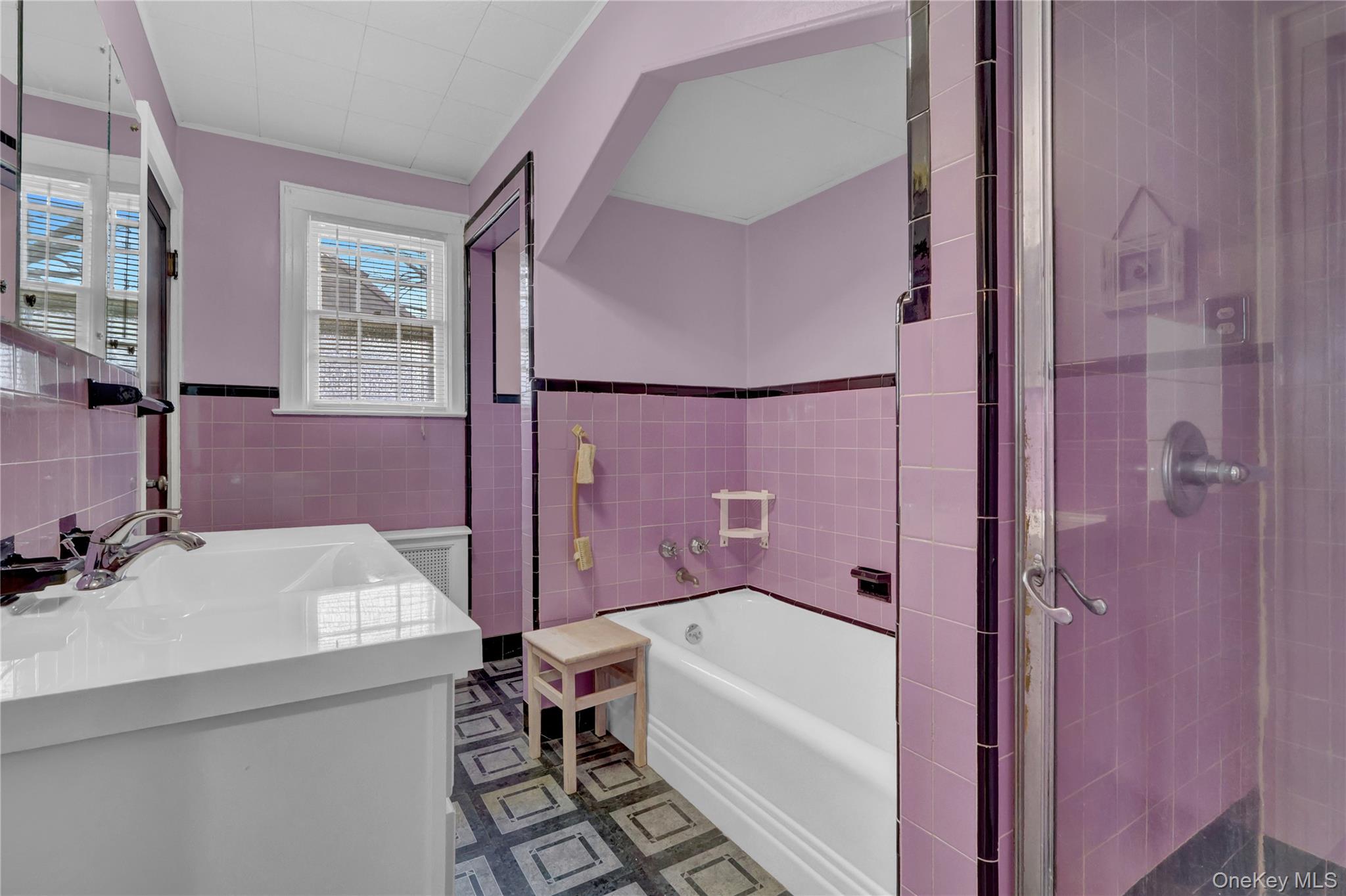 15 Donald Place, East Rockaway, NY 11518