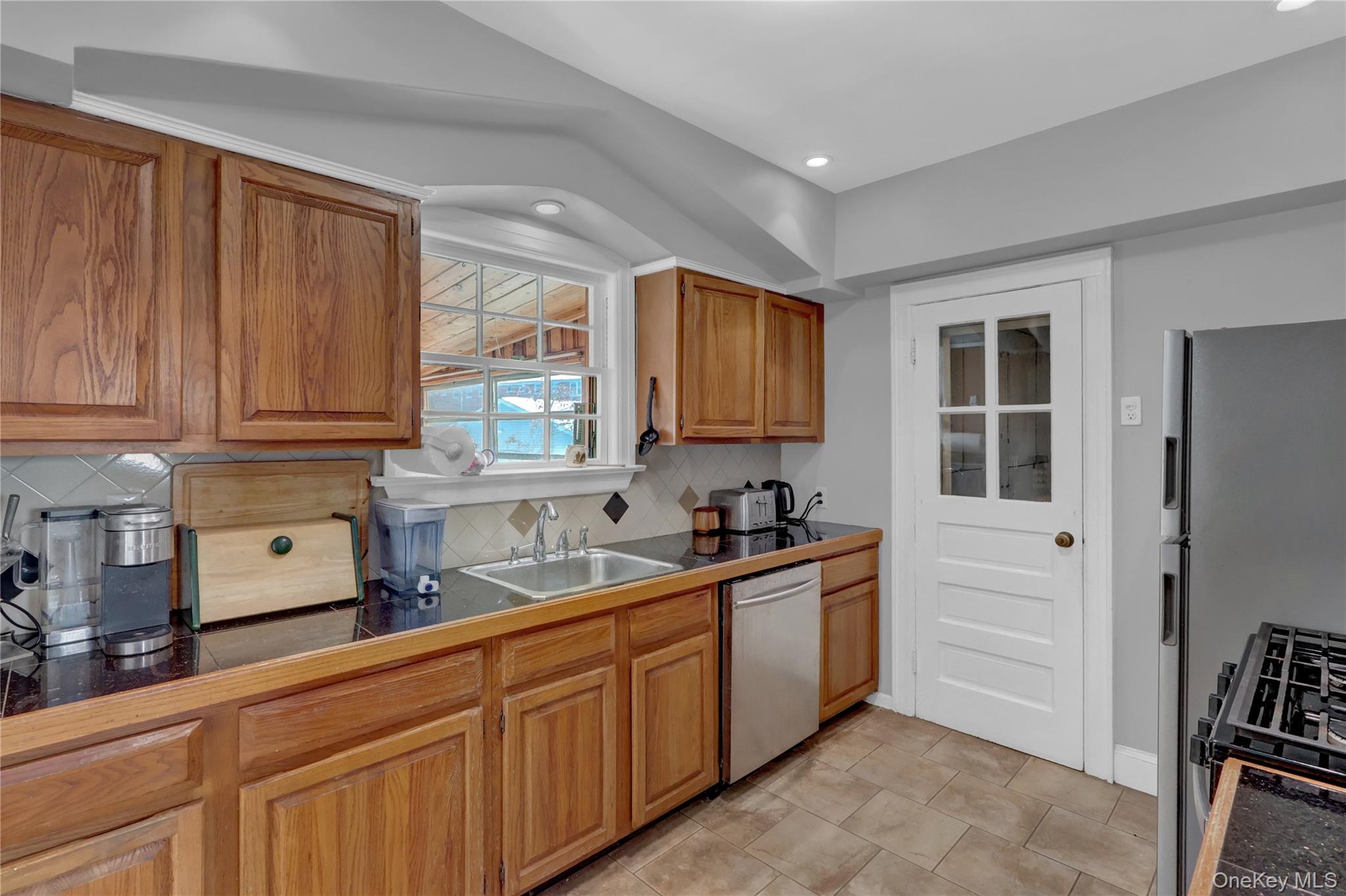 15 Donald Place, East Rockaway, NY 11518