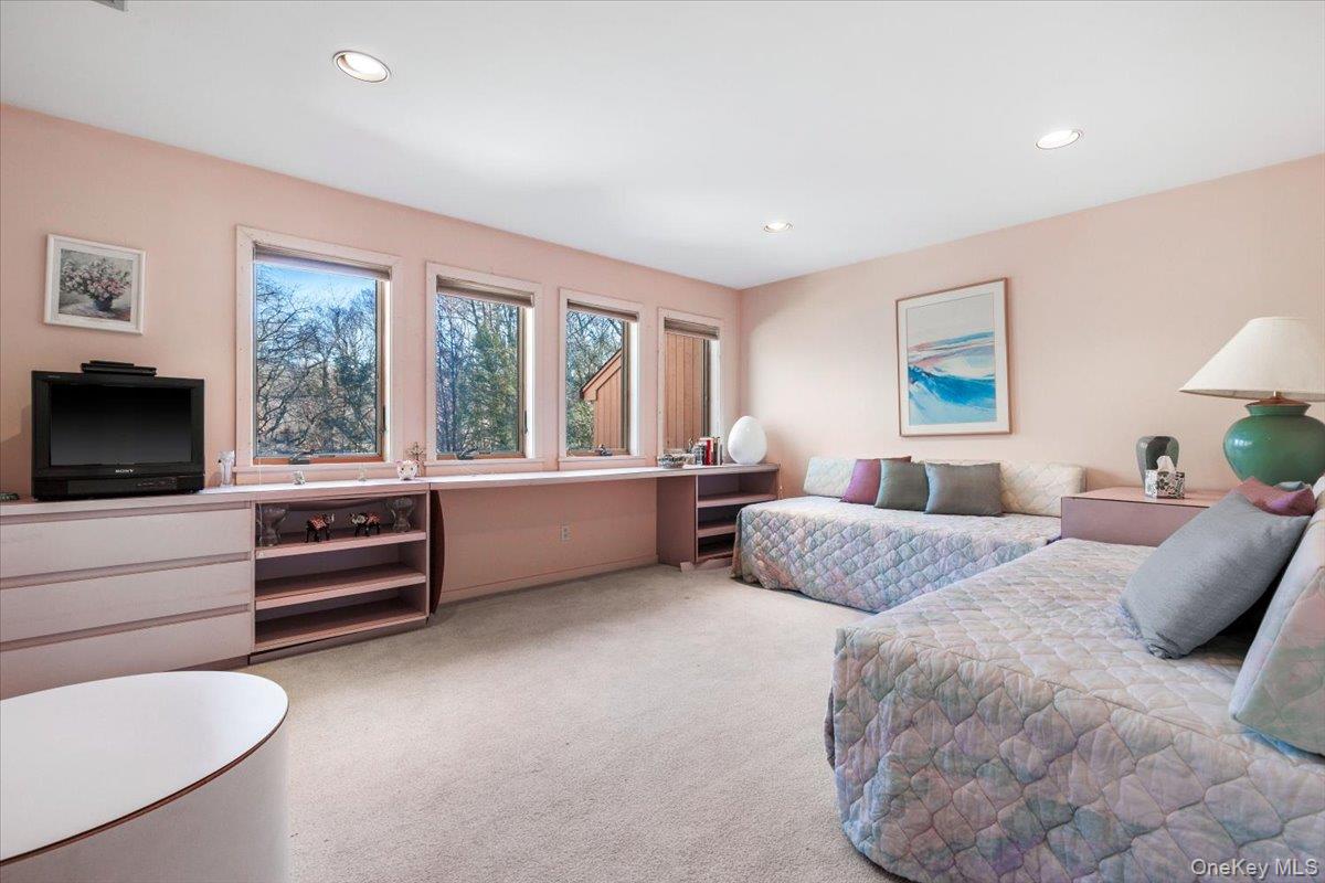 29 Captain Theale Road, Bedford, NY 10506