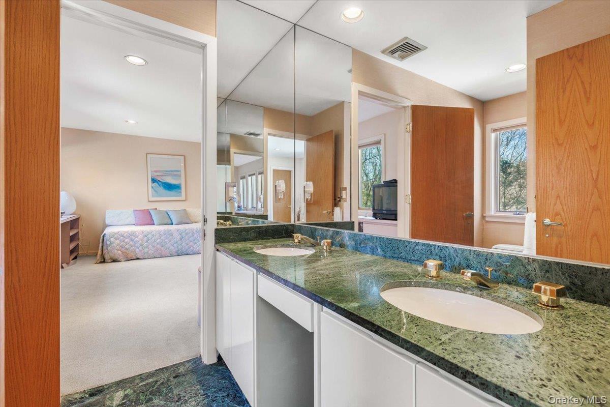 29 Captain Theale Road, Bedford, NY 10506