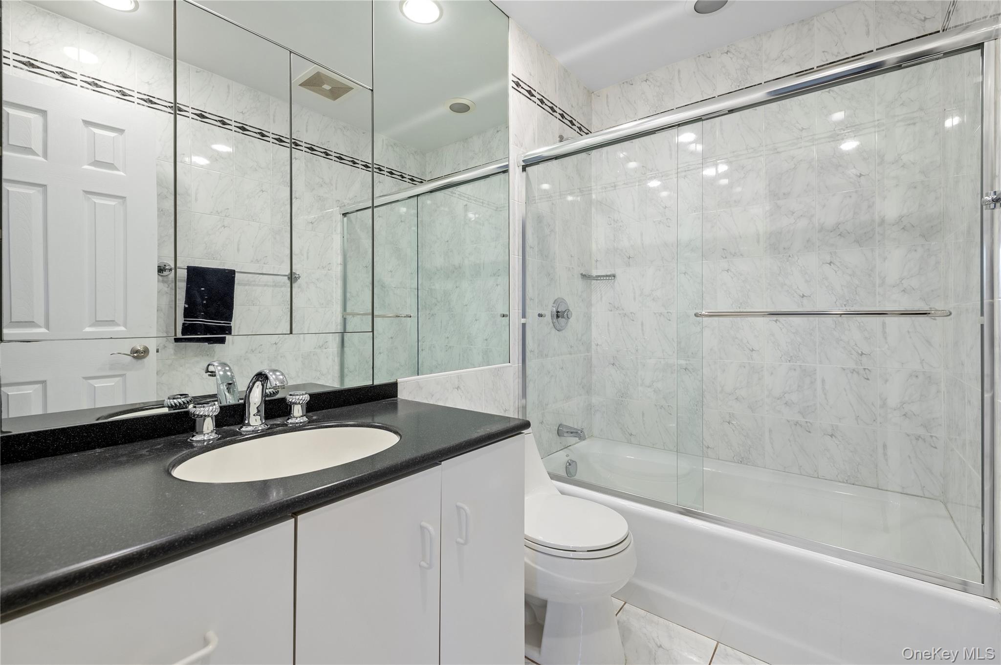 20 Steuben Drive, Oyster Bay, NY 11753