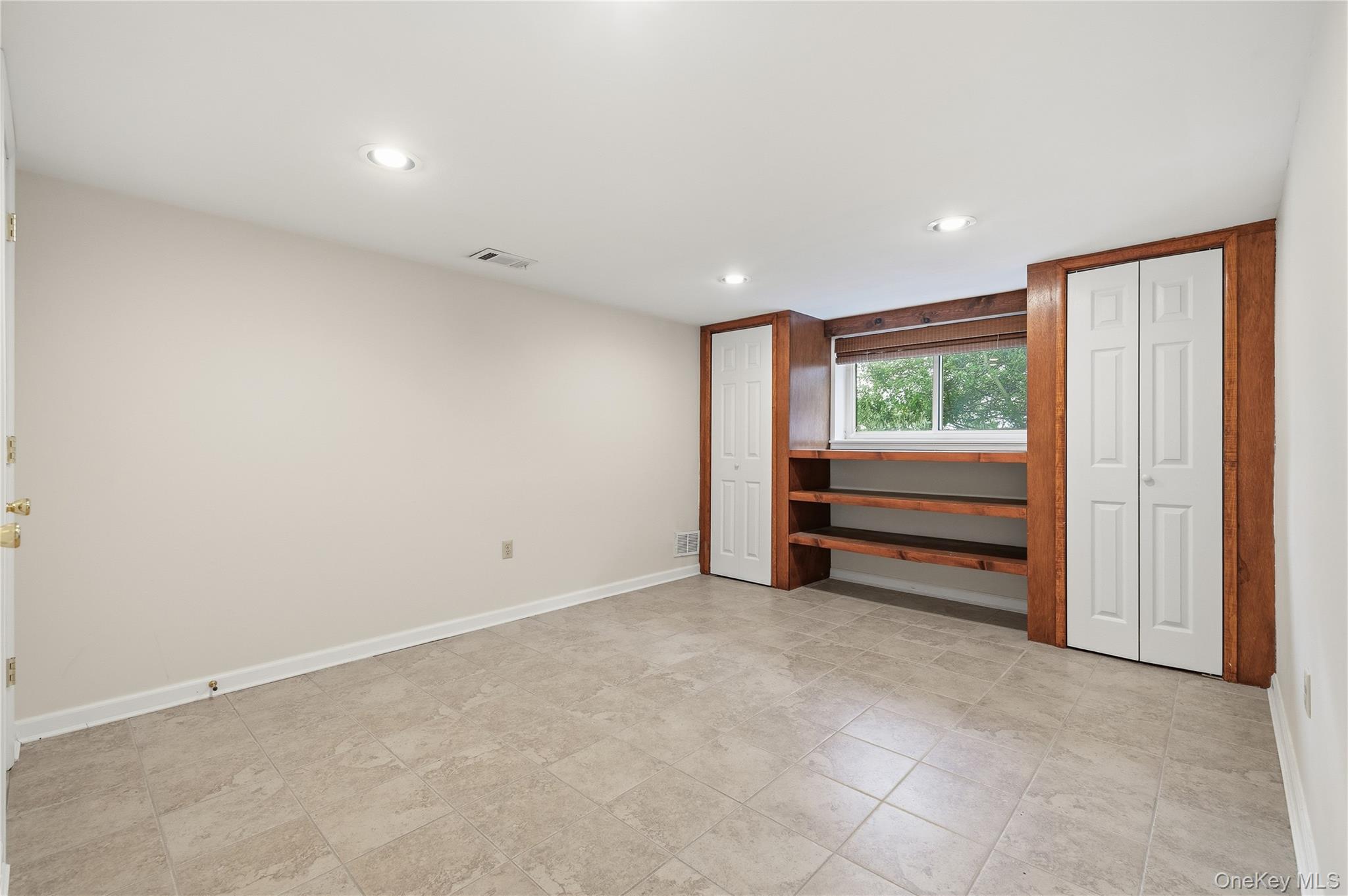 20 Steuben Drive, Oyster Bay, NY 11753