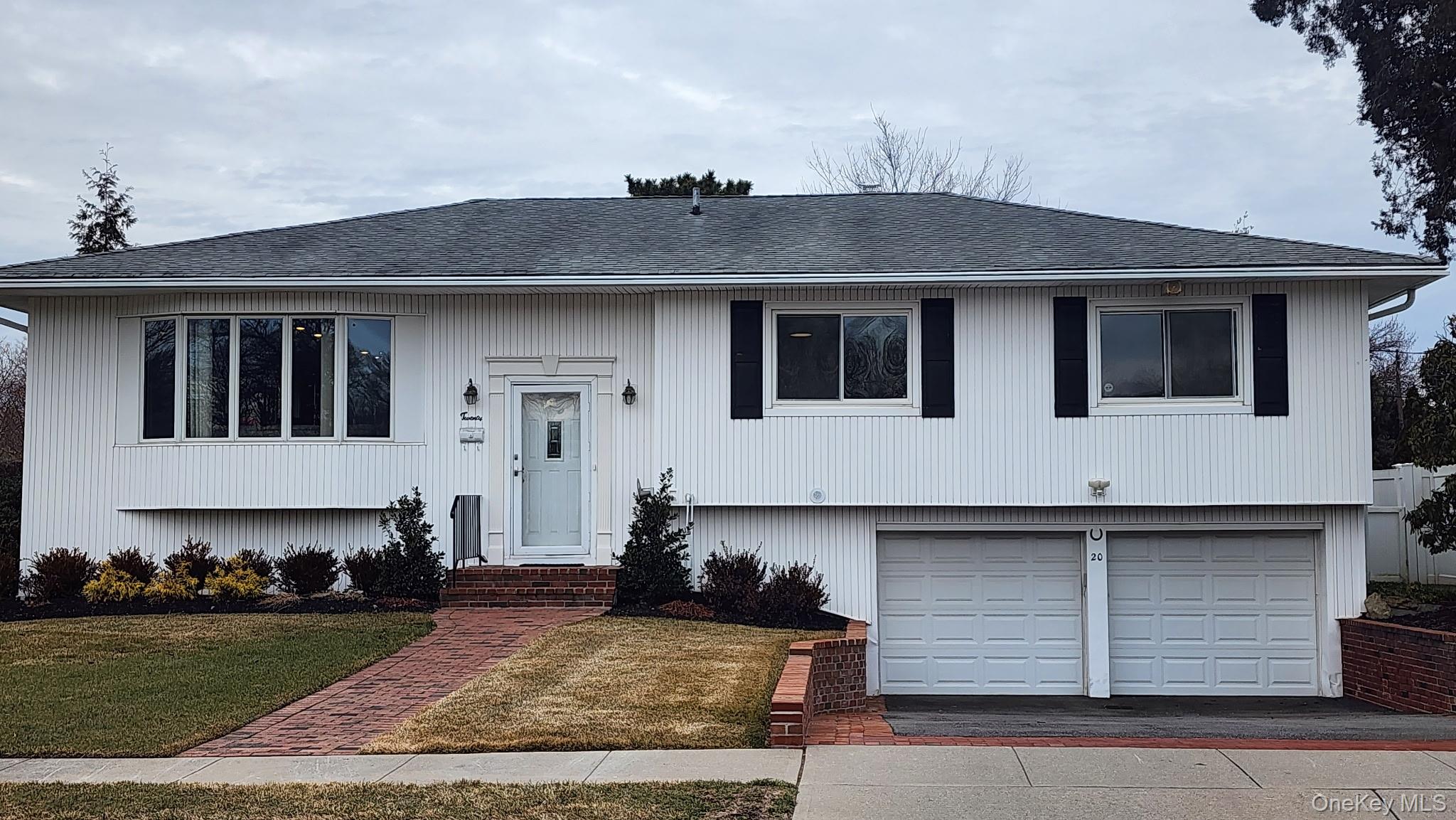 20 Steuben Drive, Oyster Bay, NY 11753