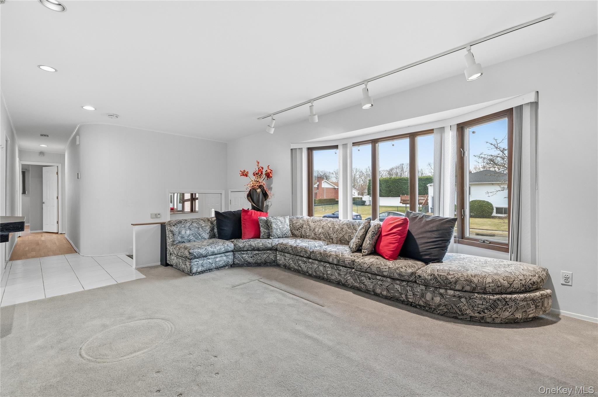 20 Steuben Drive, Oyster Bay, NY 11753