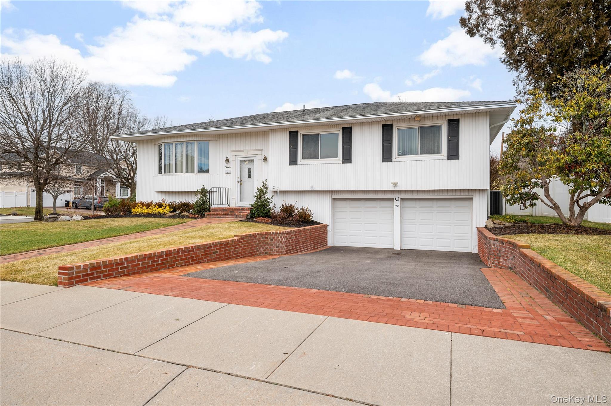 20 Steuben Drive, Oyster Bay, NY 11753