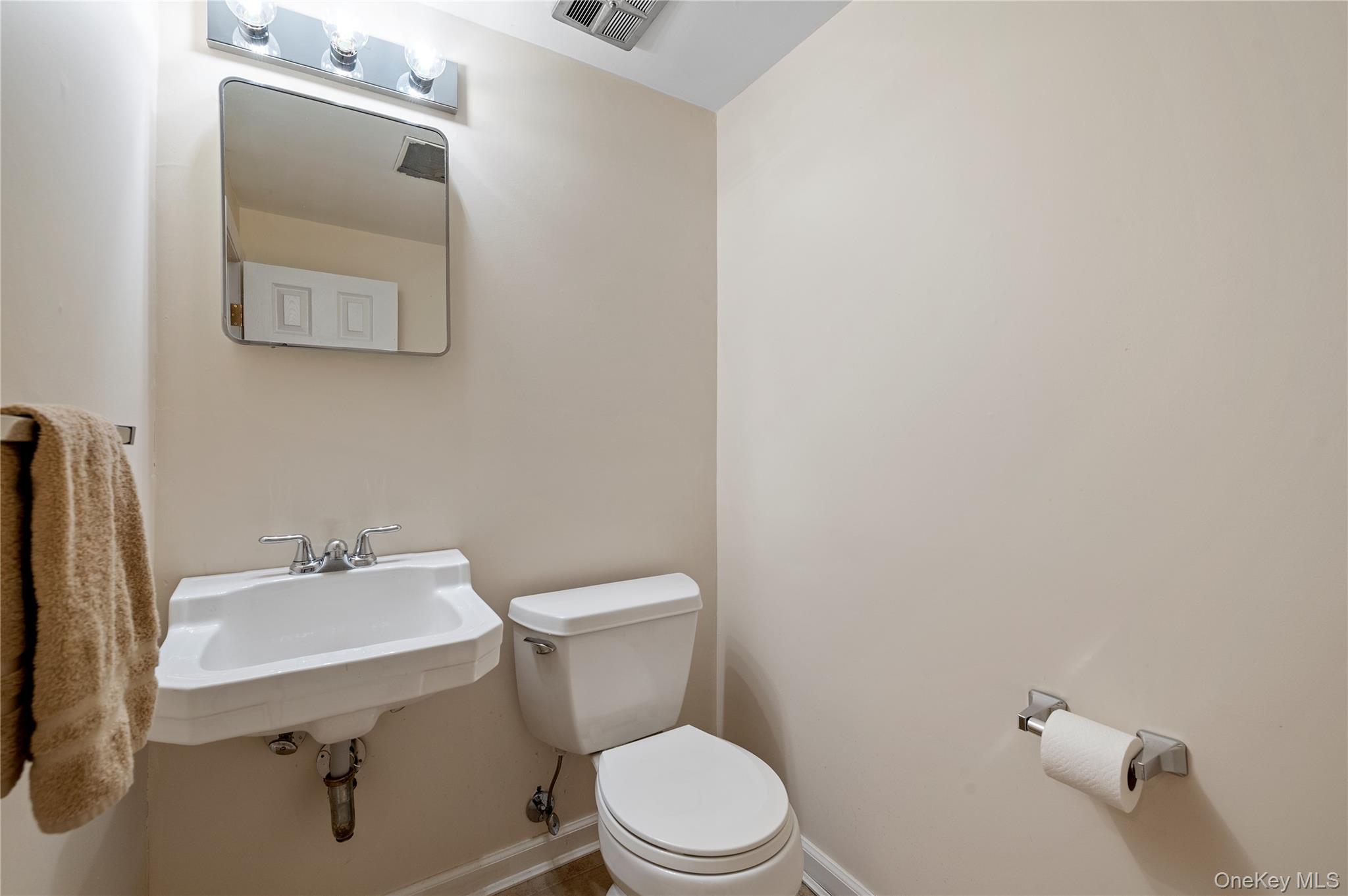 20 Steuben Drive, Oyster Bay, NY 11753