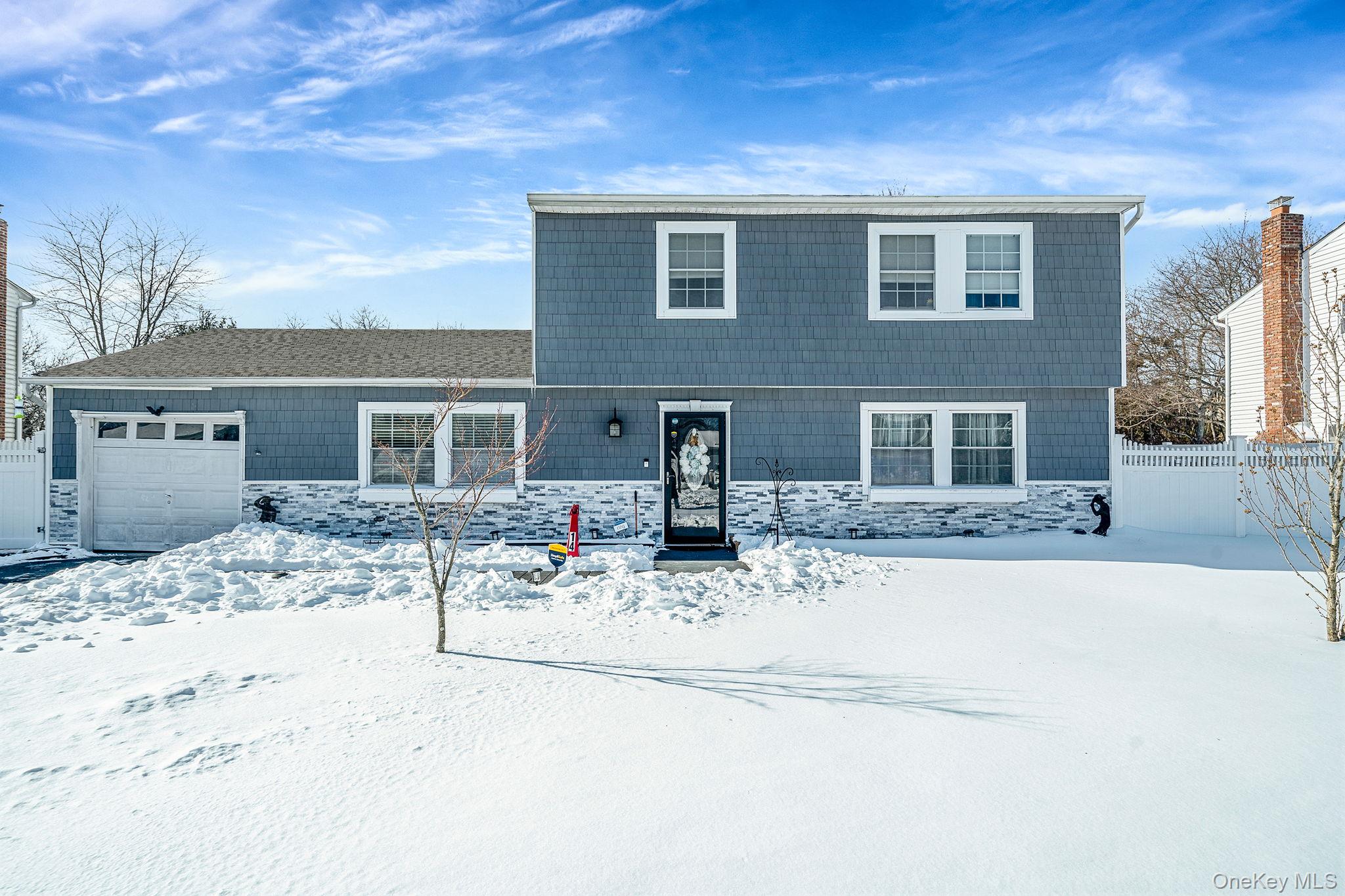 14 Ormand Avenue, Medford, NY 11763