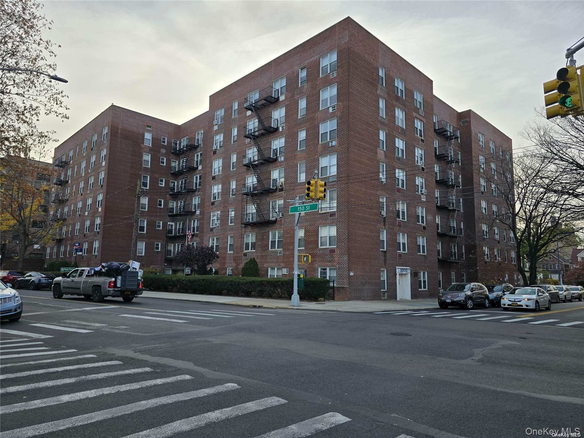 35-10 150 St # 6A, Flushing, NY 11354
