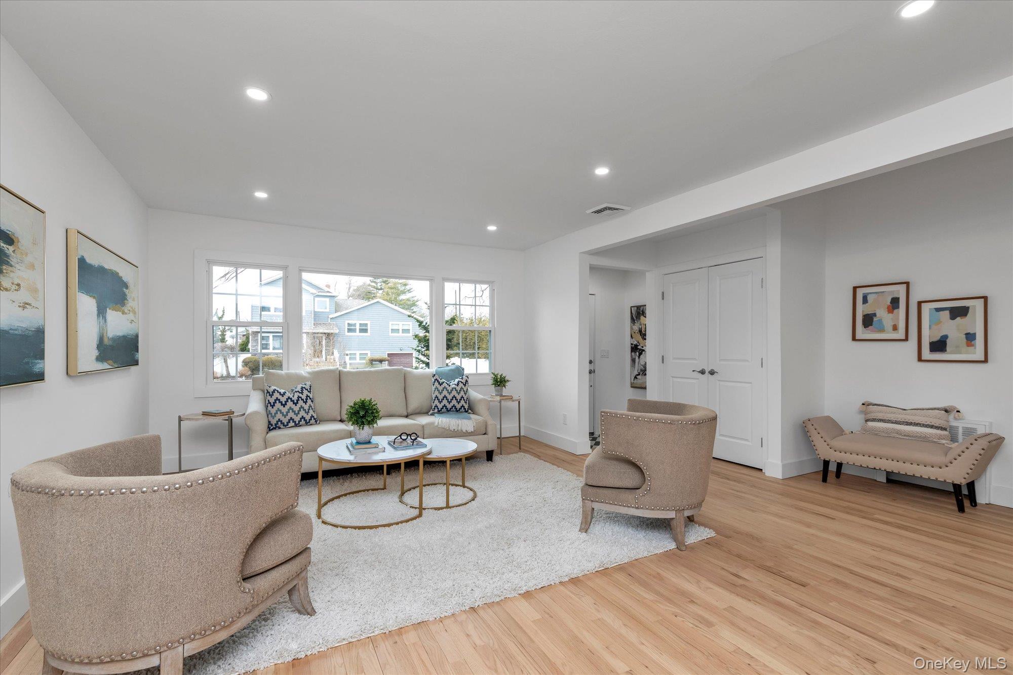 513 Dee Court, East Meadow, NY 11554