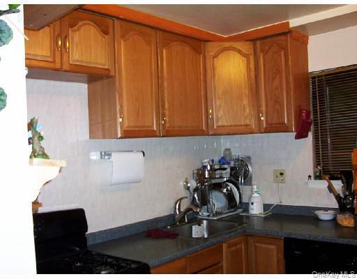 17 Sneden Place W # 17, Spring Valley, NY 10977