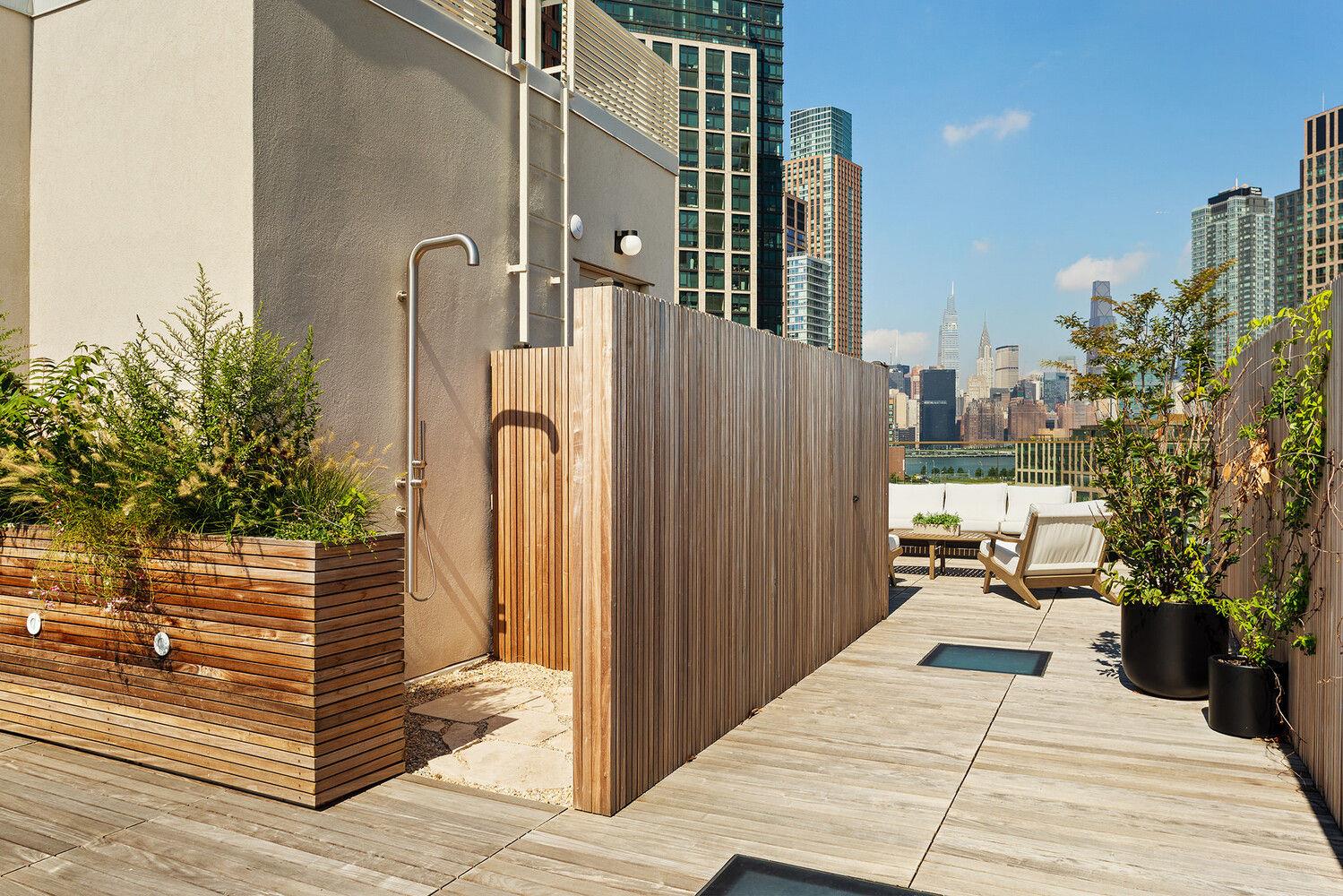 68 COMMERCIAL Street # PENTHOUSE, Brooklyn, NY 11222