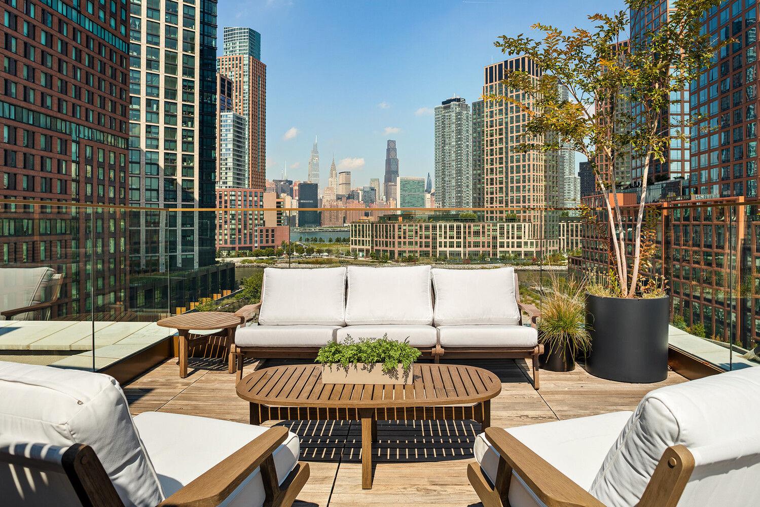 68 COMMERCIAL Street # PENTHOUSE, Brooklyn, NY 11222