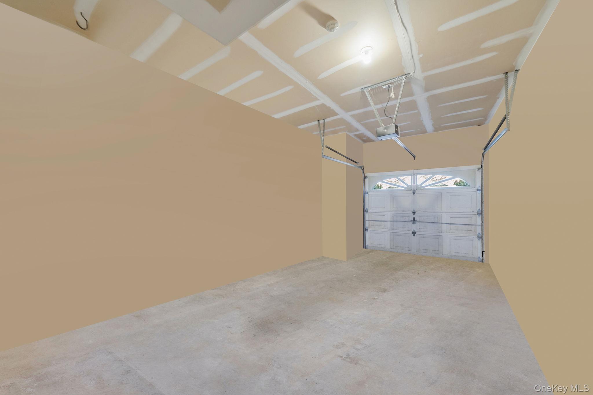 554 Mirror Pond Court, Moriches, NY 11955