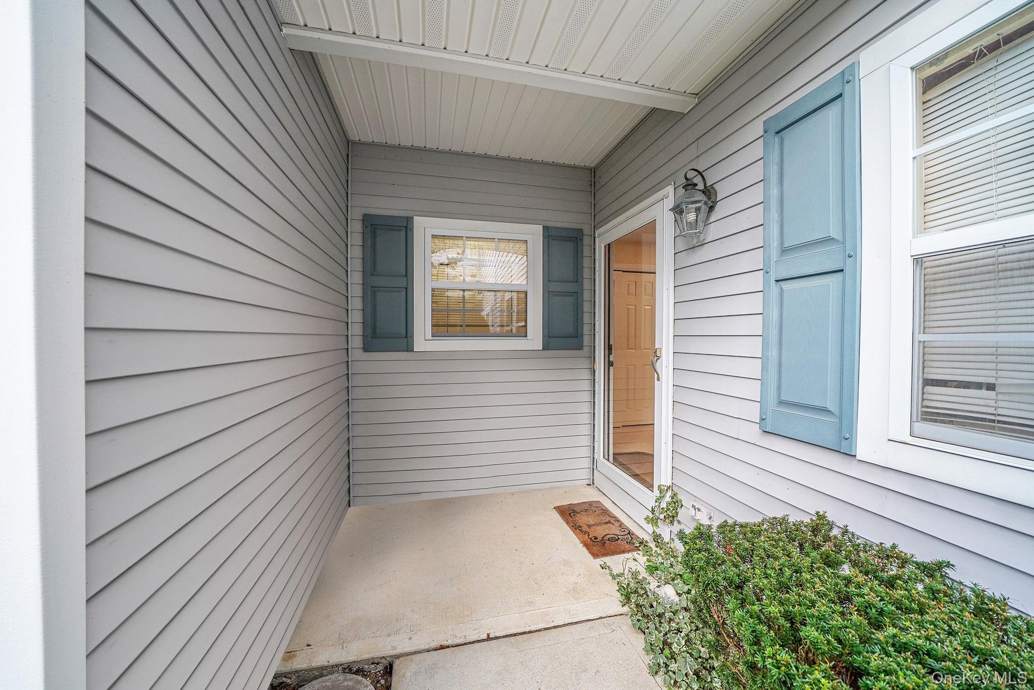 554 Mirror Pond Court, Moriches, NY 11955