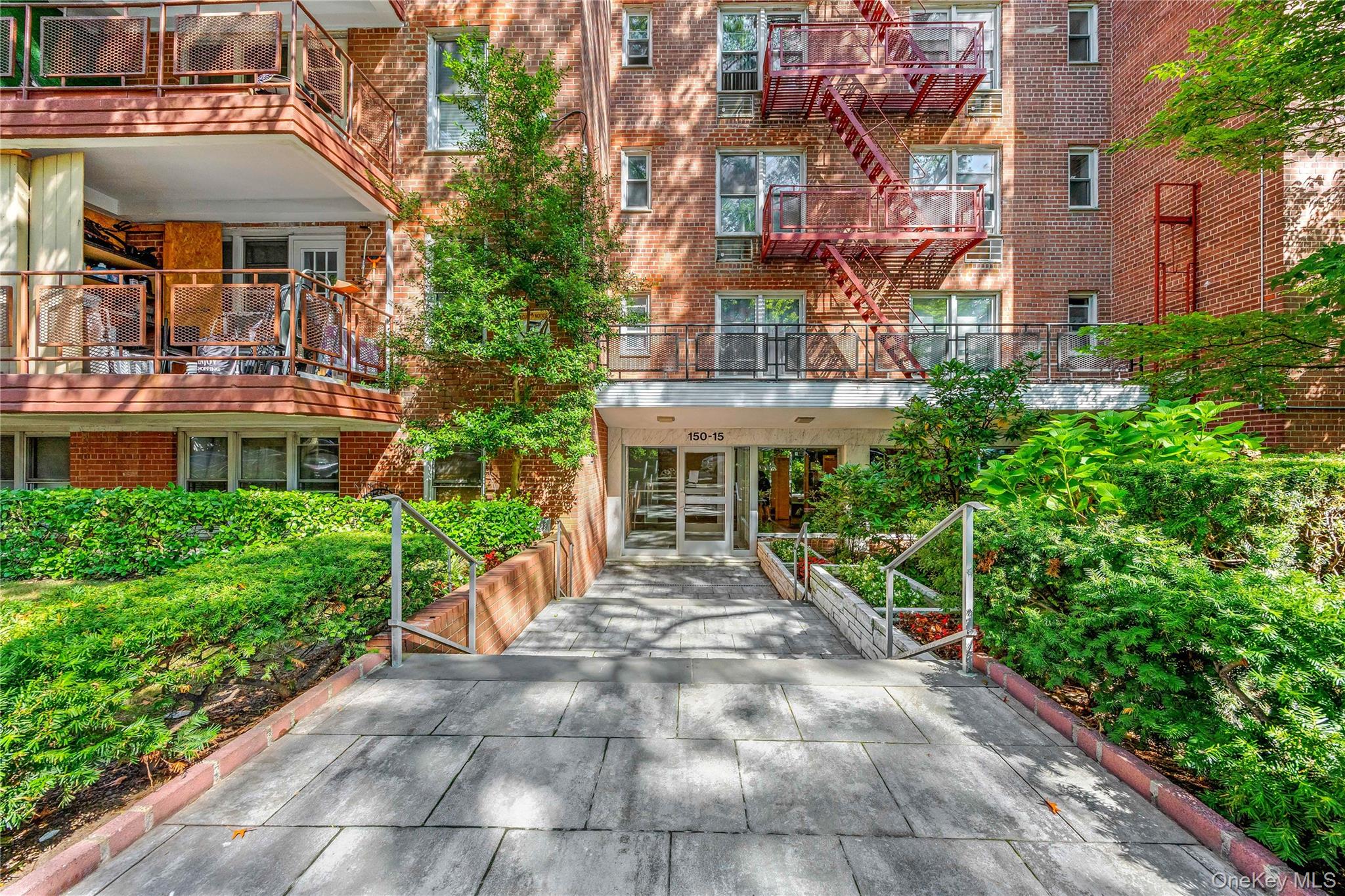 150-15 79th Avenue # 6K, Kew Garden Hills, NY 11367