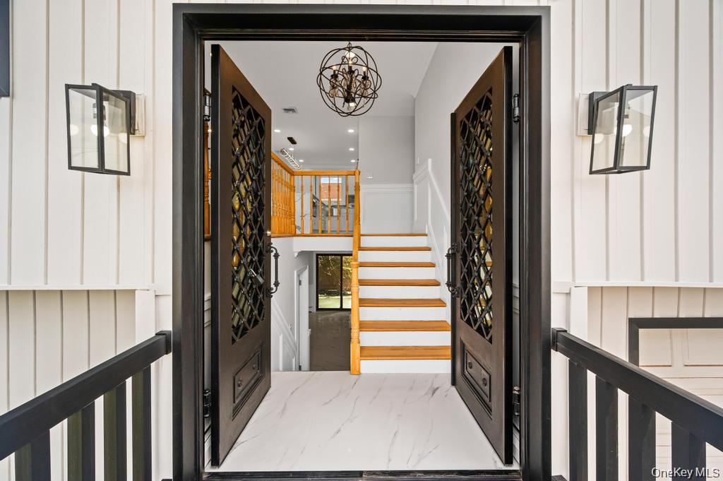 1 Saratoga Street, Lido Beach, NY 11561