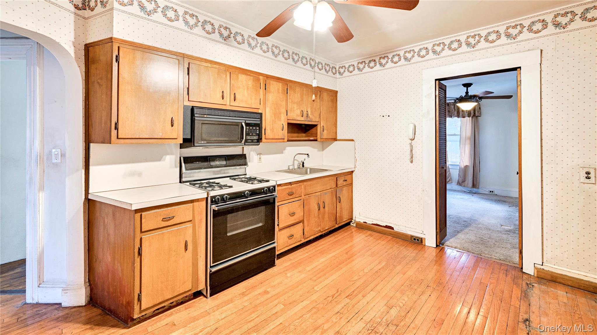 44 Rockdale Avenue, New Rochelle, NY 10801