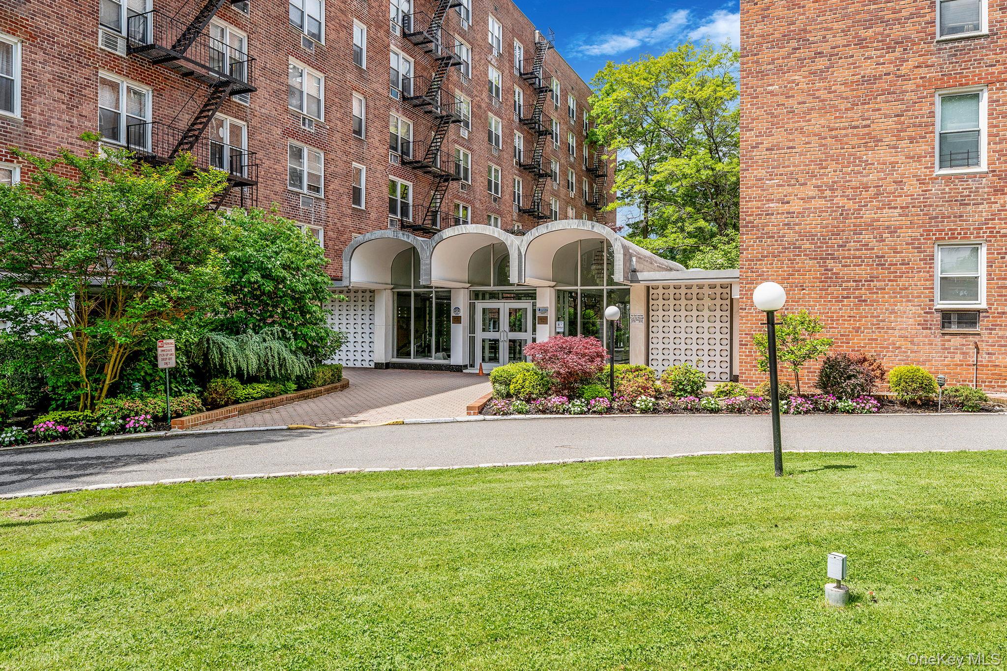 54-40 Little Neck Parkway # 4F, Little Neck, NY 11362